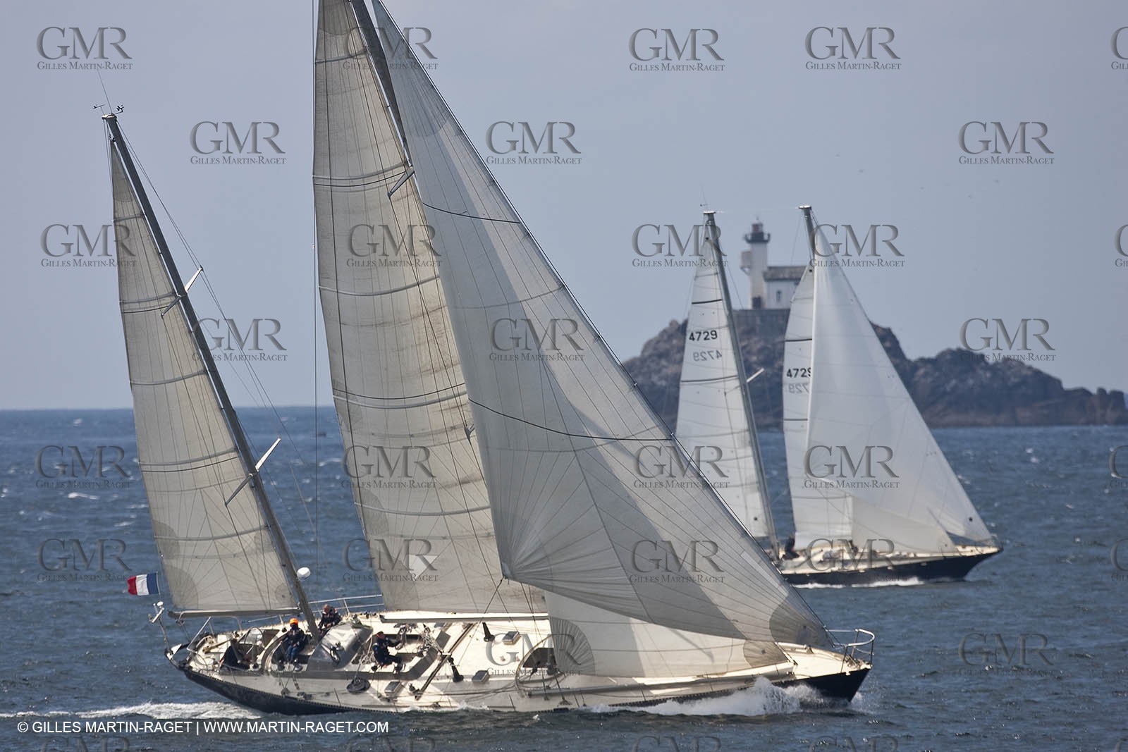 19 05 2010- Sein - (FRA,56)  -  Pen Duick III and Pen Duick VI in the Sein island straight