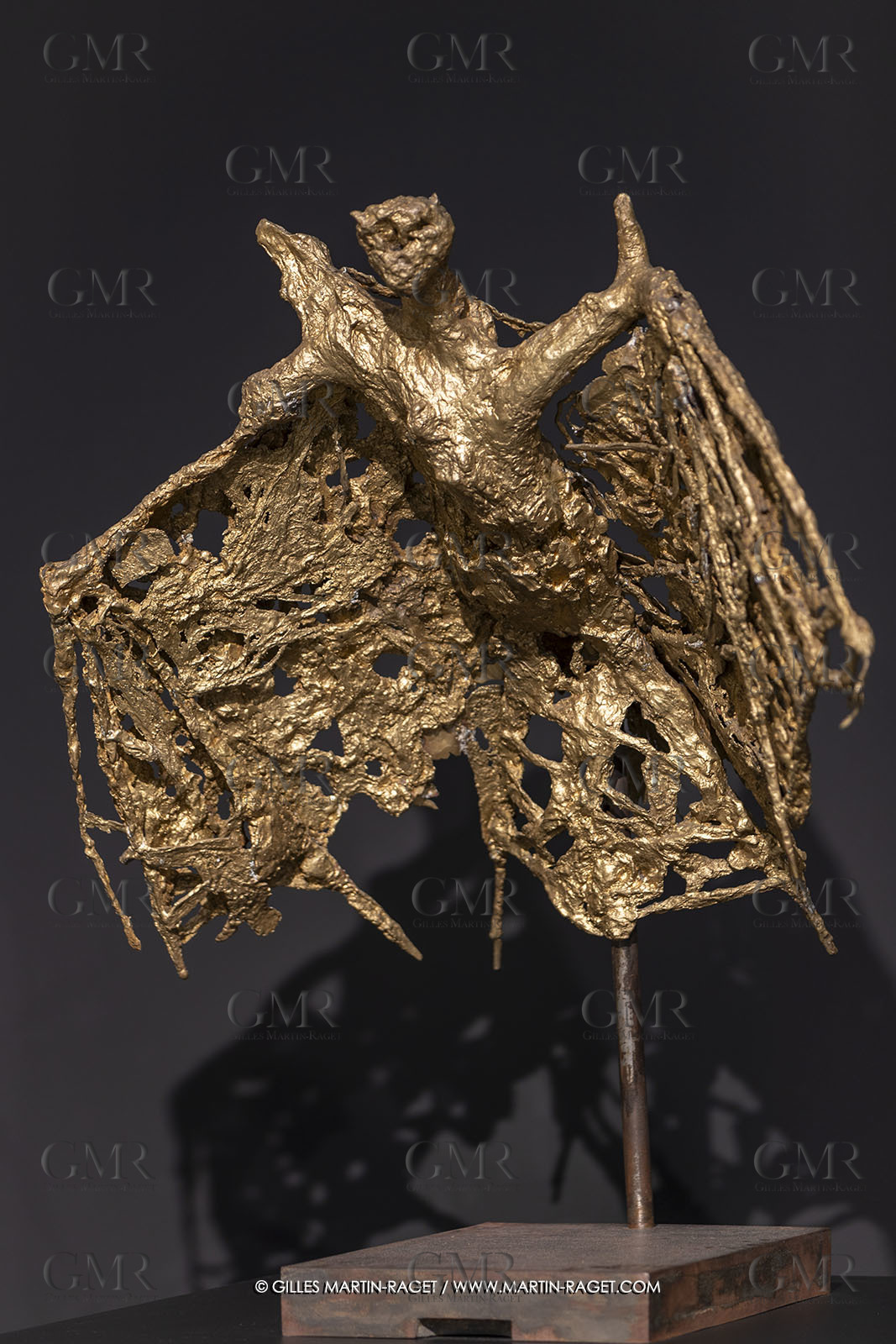 30 10 2023, Montpellier (FRA), oeuvre de Germaine Richier, Exposition Centre Pompidou - Musée Fabre 2023, La Chauve-souris 1946,  Bronze naturel nettoyé, Numéroté 6 6, Fondeur : L. Thinot, Paris, 84 x91 x 58 cm, Musée Fabre Montpellier,  achat de la ville de Montpellier avec la participation du FRAM Languedoc-Roussillon, 1996