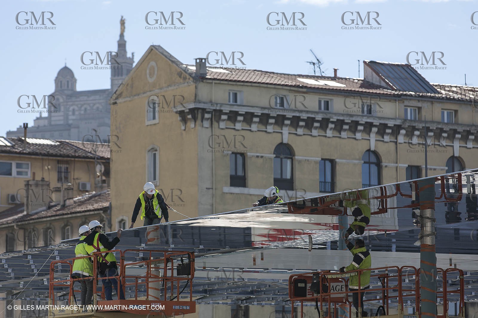 04 02 2013 - Marseille (FRA,13) - Vieux Port (historical port) refit - Works on the shadow maker