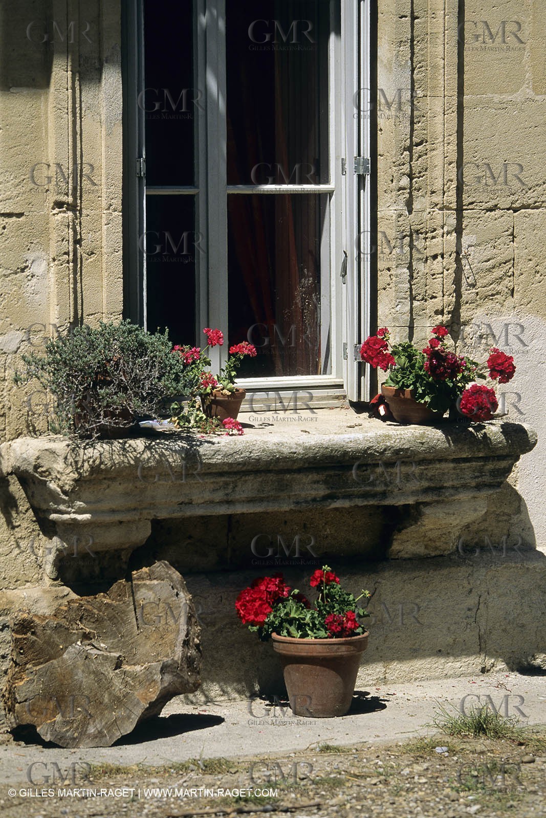 Camargue (FRA) - houses and cants from Camargue