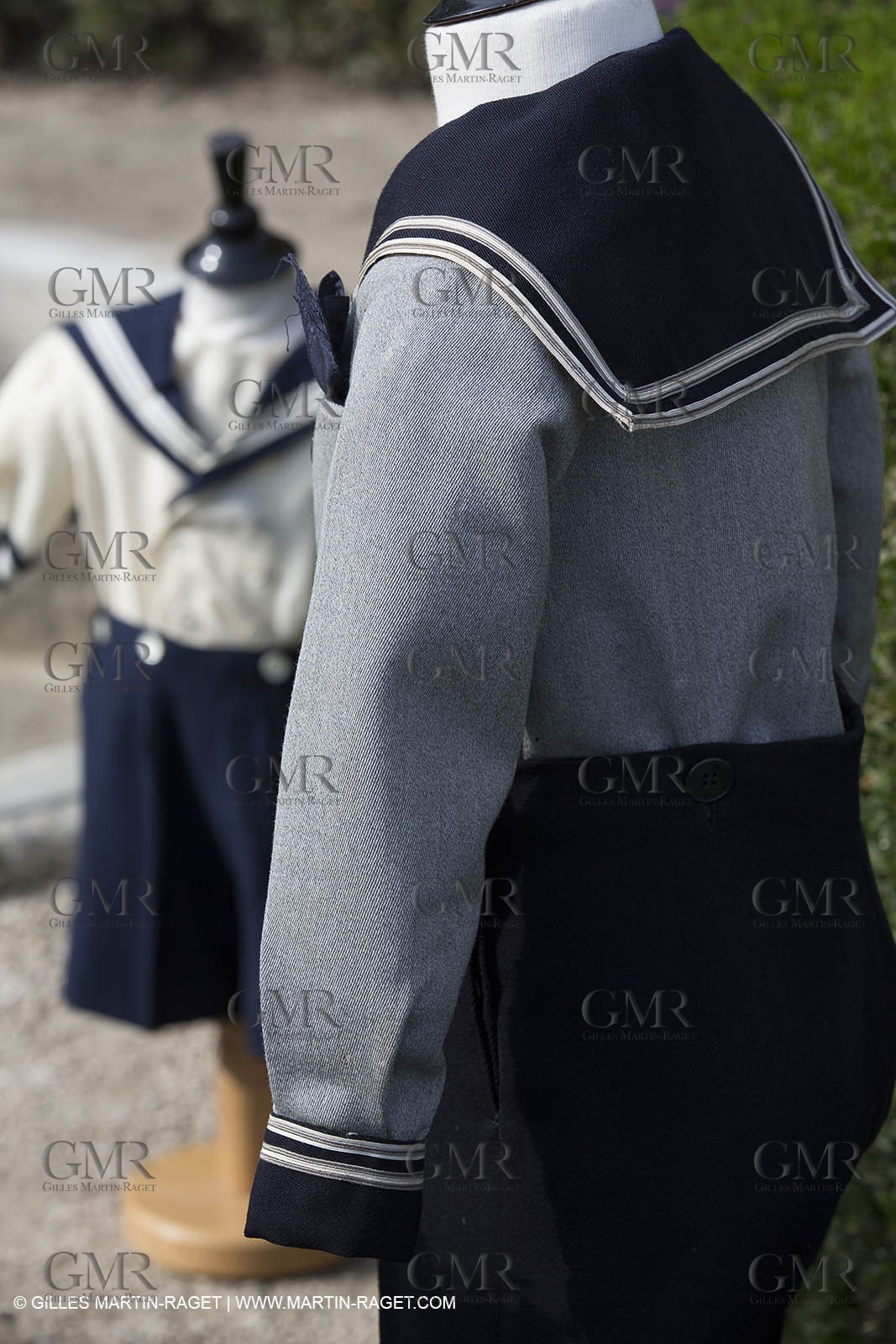 31 10 2013 - Ansouis (FRA,84) - Ansouis castle - Costumes of the exhibit Men costumes