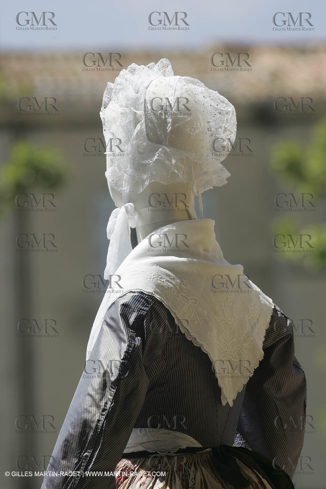 May 2004 - La Tour d'Aigues (FRA, 84) - Old costumes for women of the South exhibition