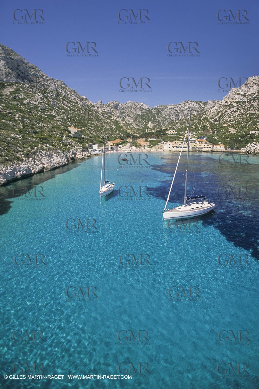 sailing, cruising, monohull at the mooring