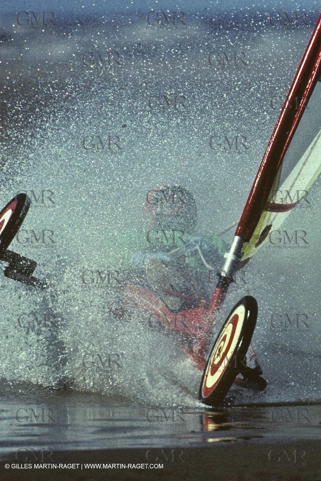 Watersports, Land sailing