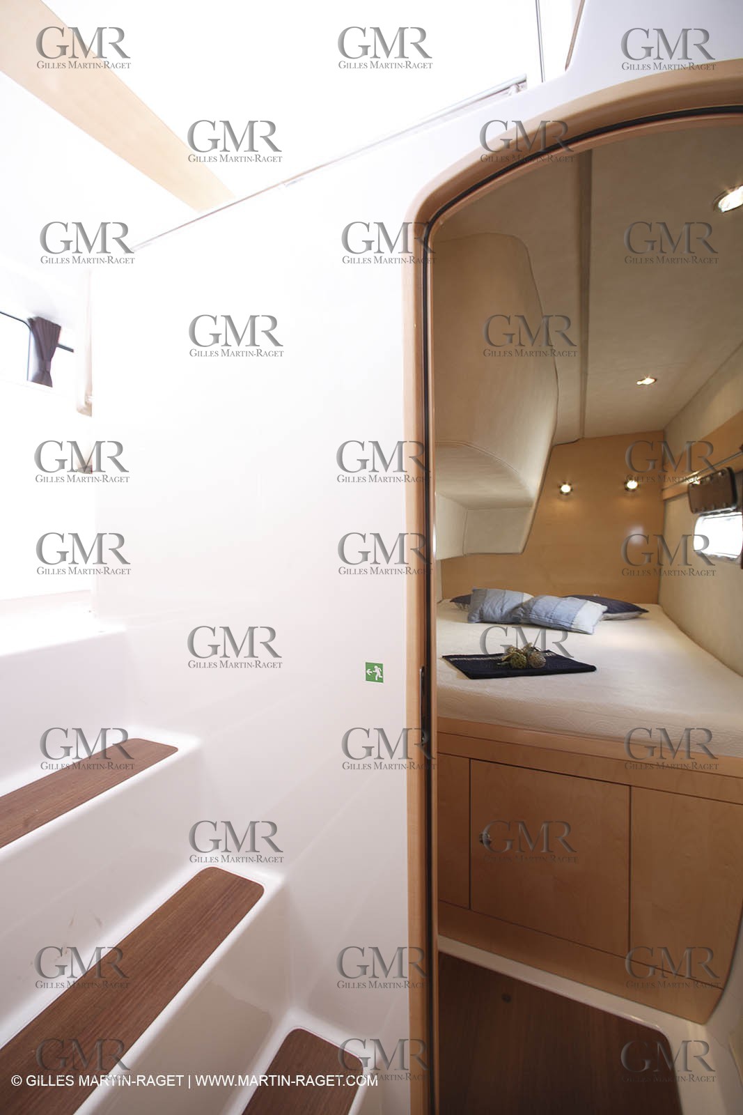 23 07 07 - La Rochelle - Chantier Fountaine Pajot - Highland