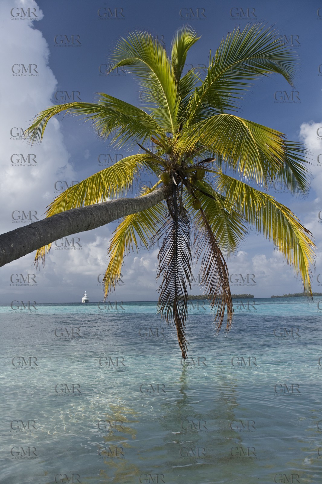 01 02 2008 - San Blas Archipelago (Panama) - Motor Yacht Senses