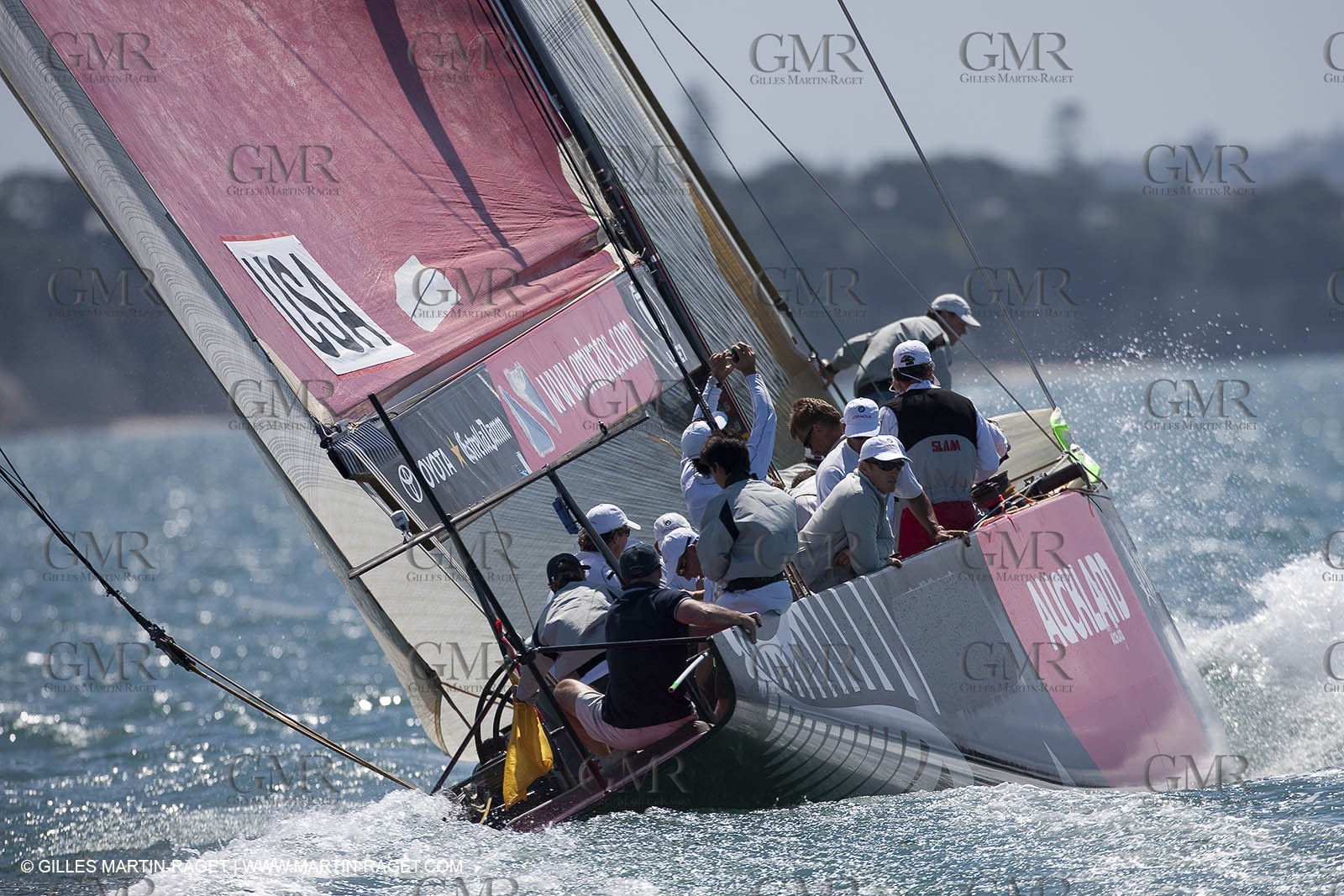 23 01 2009 - Auckland (NZL) -  Louis Vuitton Pacific Series - BMW ORACLE Racing-Tuning up onboard Emirates Team New Zealand yacht