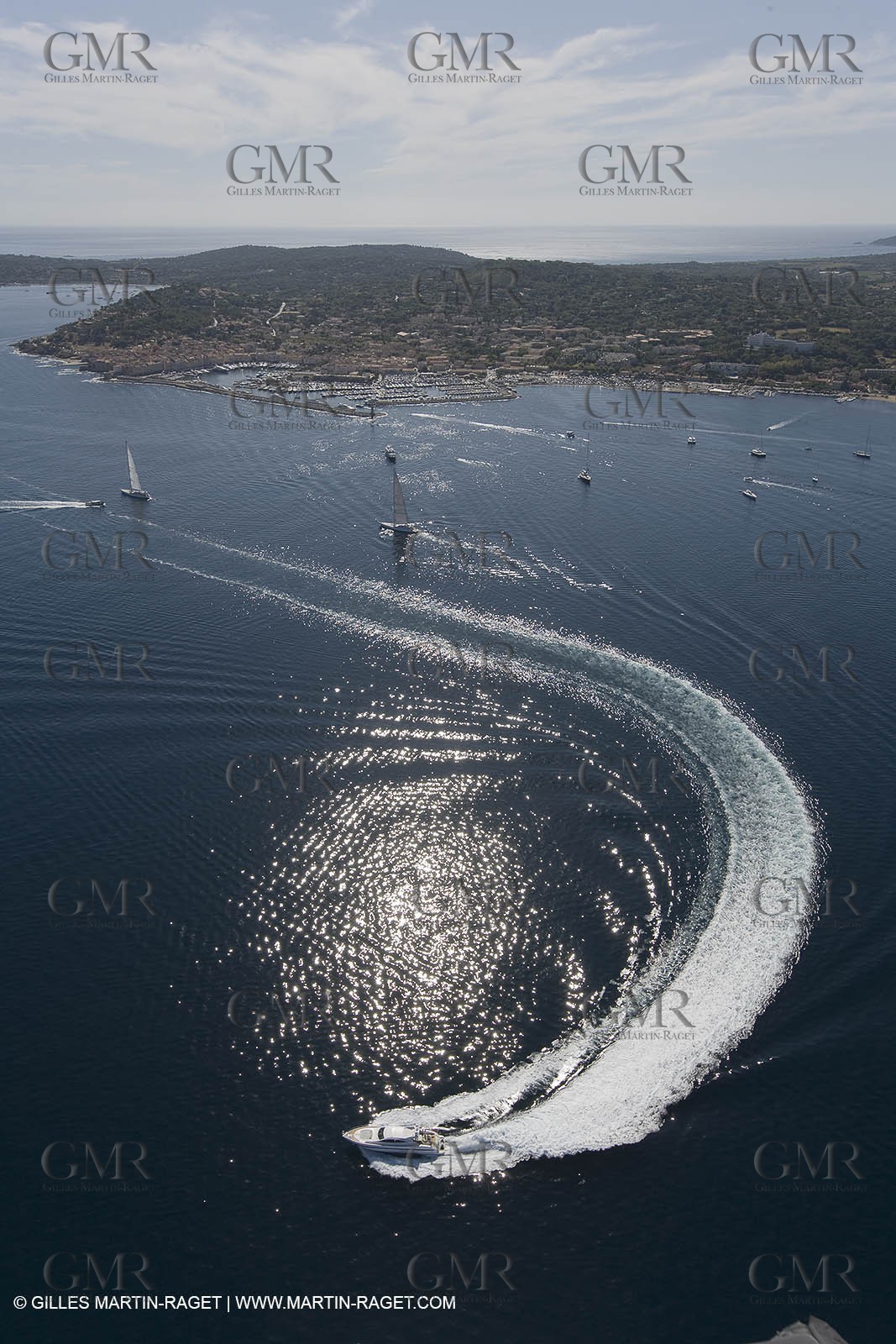 06 09 2007 - Saint Tropez (FRA, 83) - Superyachts - Motoryachts - Mangusta 92 Triple Fun in Saint Tropez - Mooring at Club 55 at Pampelonne Beach