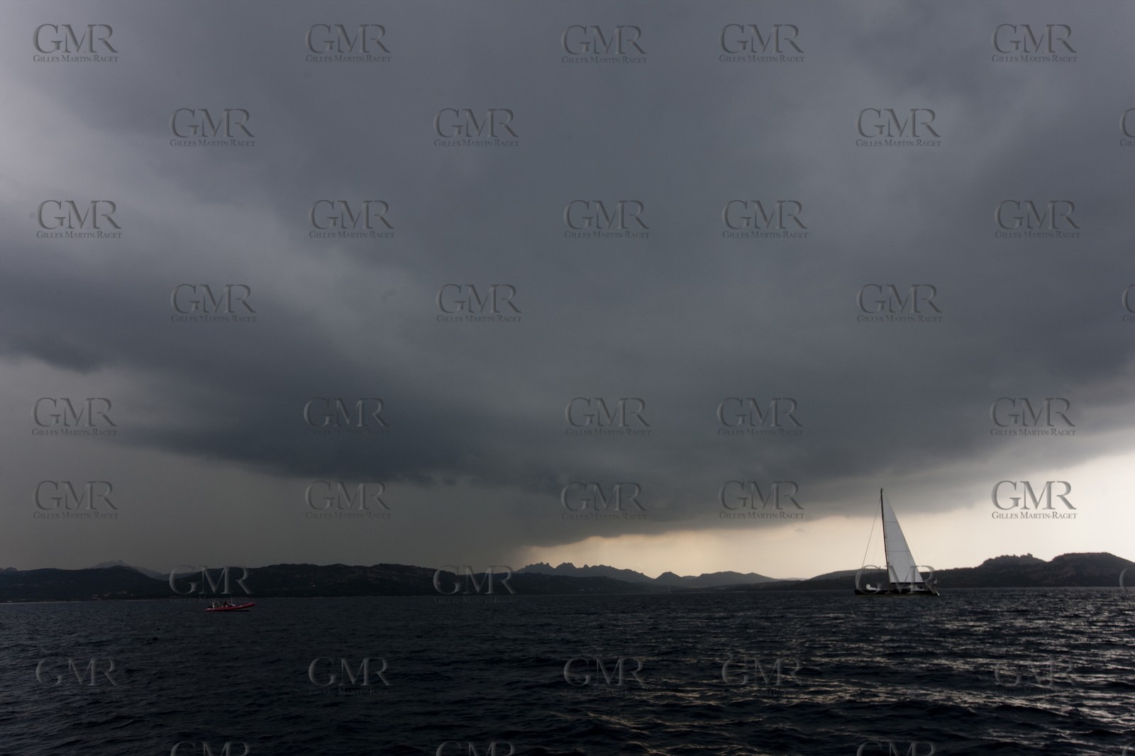19 05 2010 - La Maddalena (ITA, Sardinia) Louis Vuitton Trophy - BMW ORACLE Racing - Training