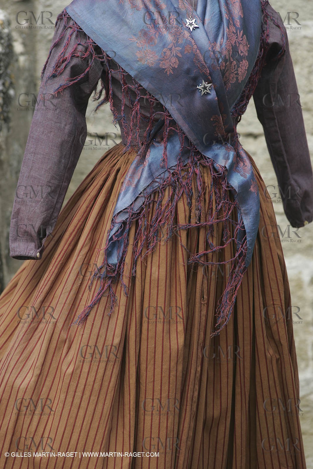 May 2004 - La Tour d'Aigues (FRA, 84) - Old costumes for women of the South exhibition