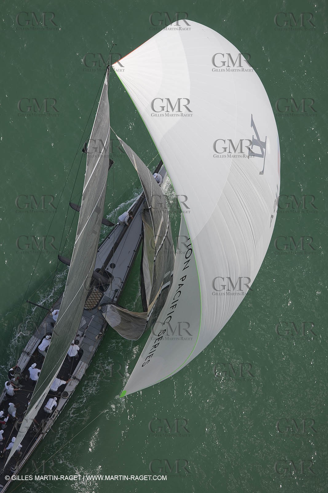 29 01 2009 - Auckland (NZL) -  Louis Vuitton Pacific Series - BMW ORACLE Racing - Training