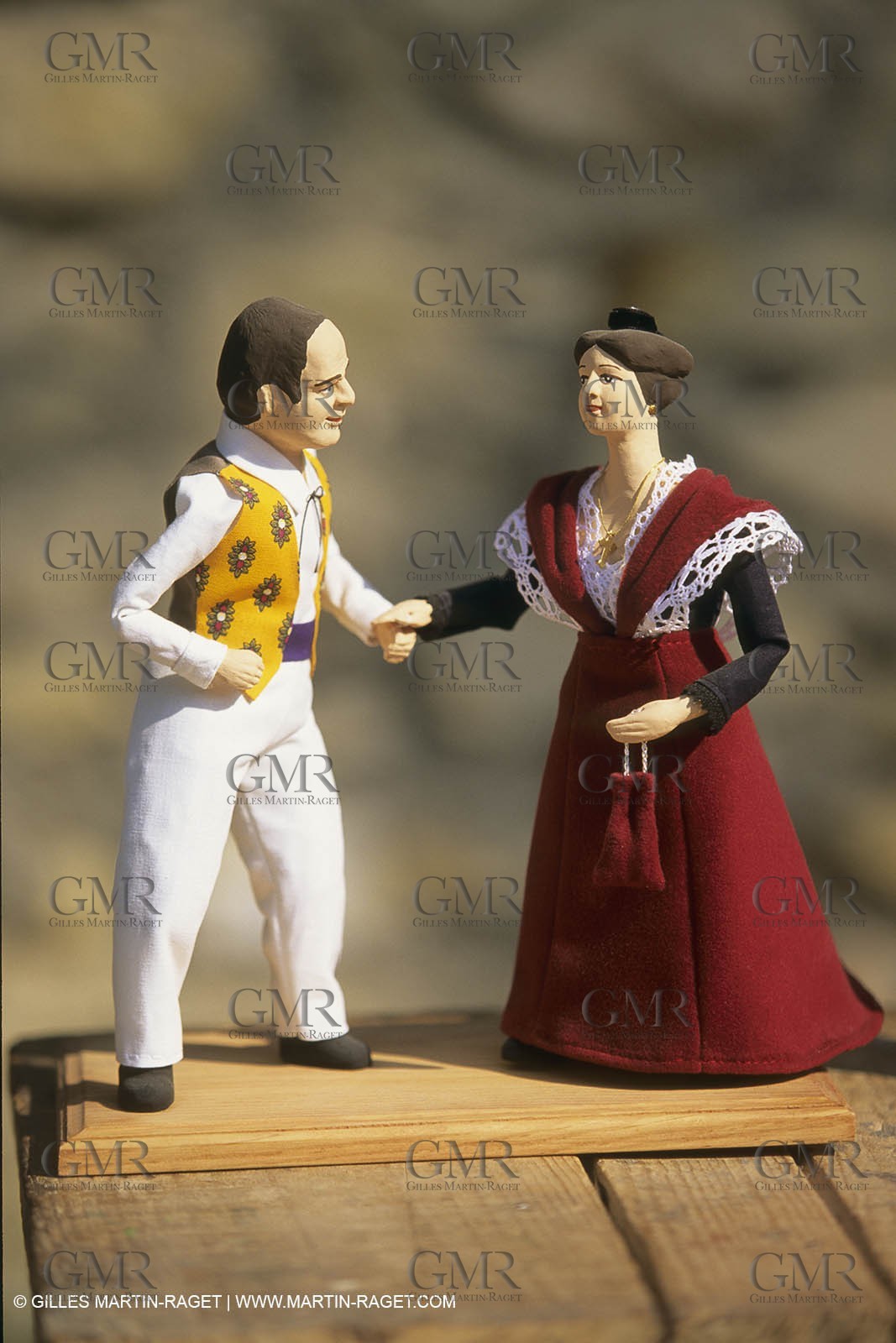 Baux de Provence, Cribs making