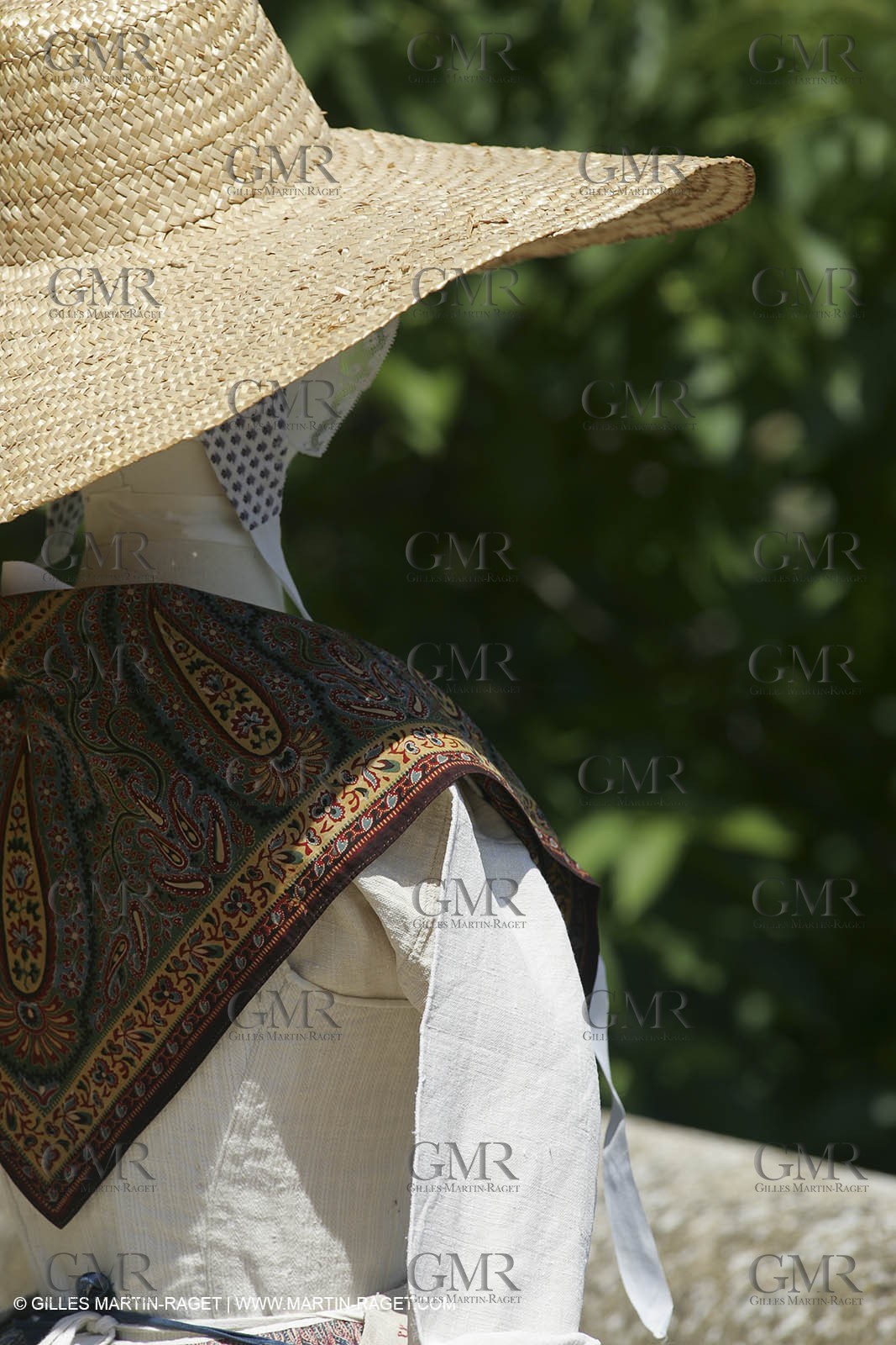 May 2004 - La Tour d'Aigues (FRA, 84) - Old costumes for women of the South exhibition