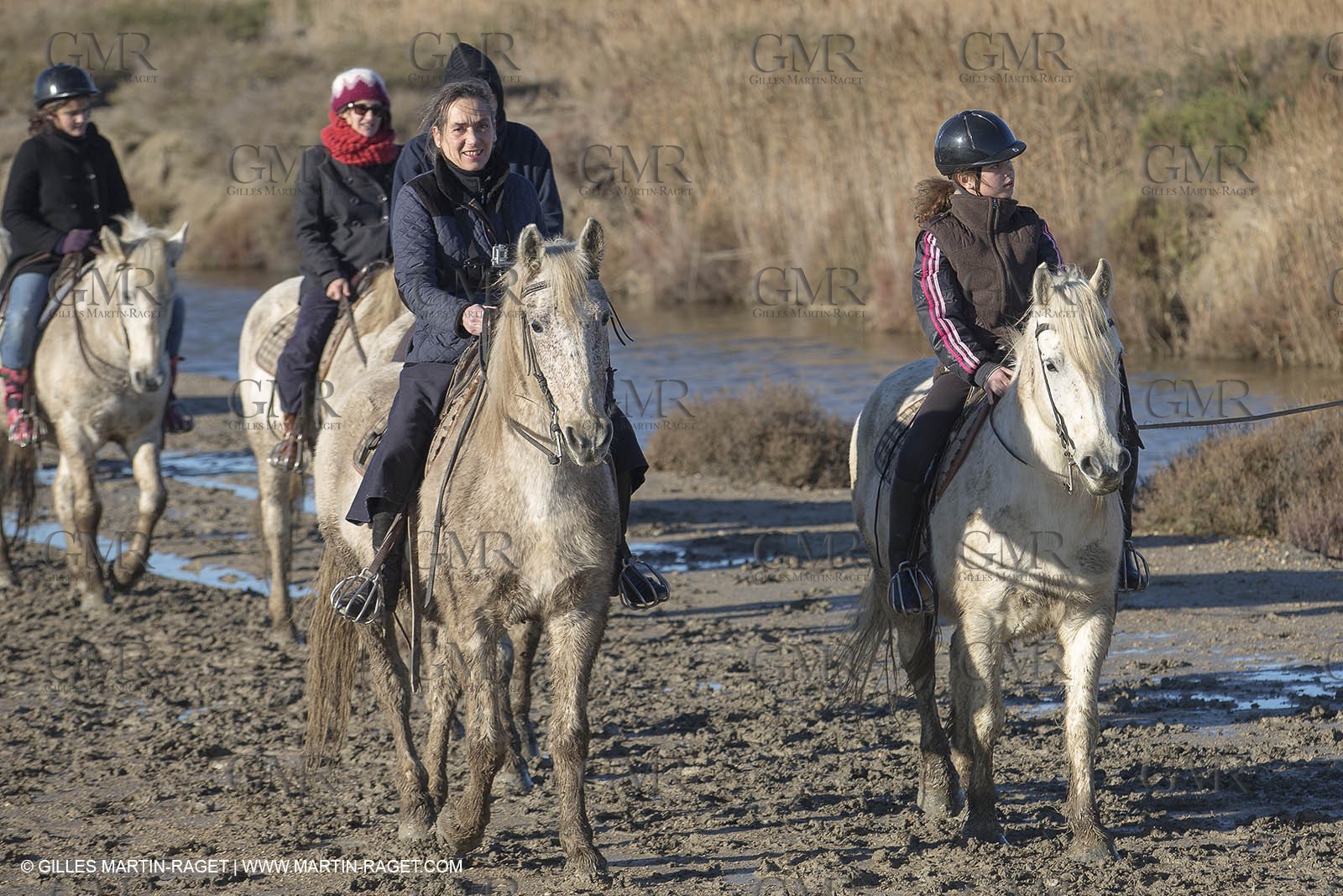 26 12 2013 - Les Saintes Maries de la Mer (FRA,13) - Horse riding at Cabanes de Cacharel