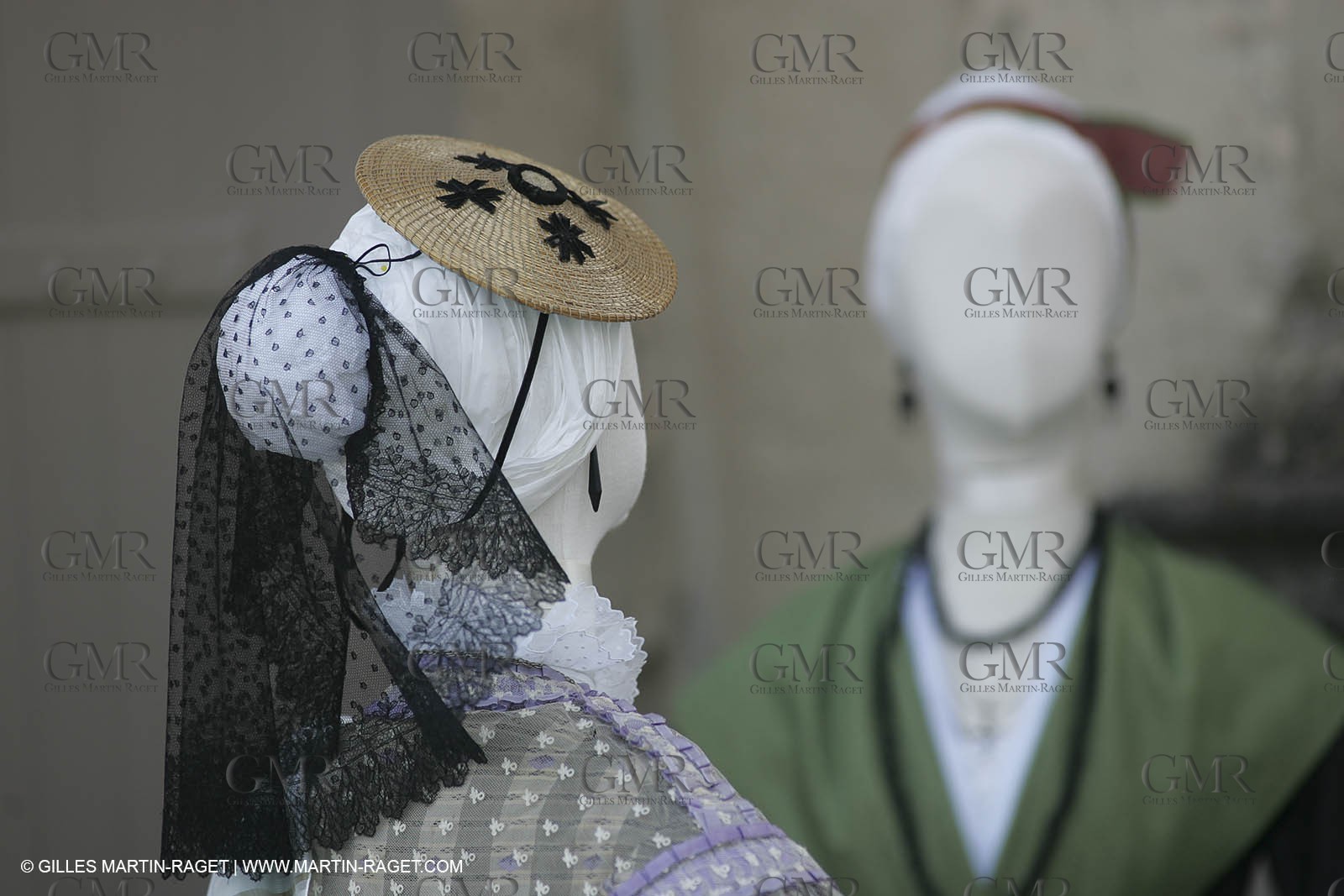 May 2004 - La Tour d'Aigues (FRA, 84) - Old costumes for women of the South exhibition