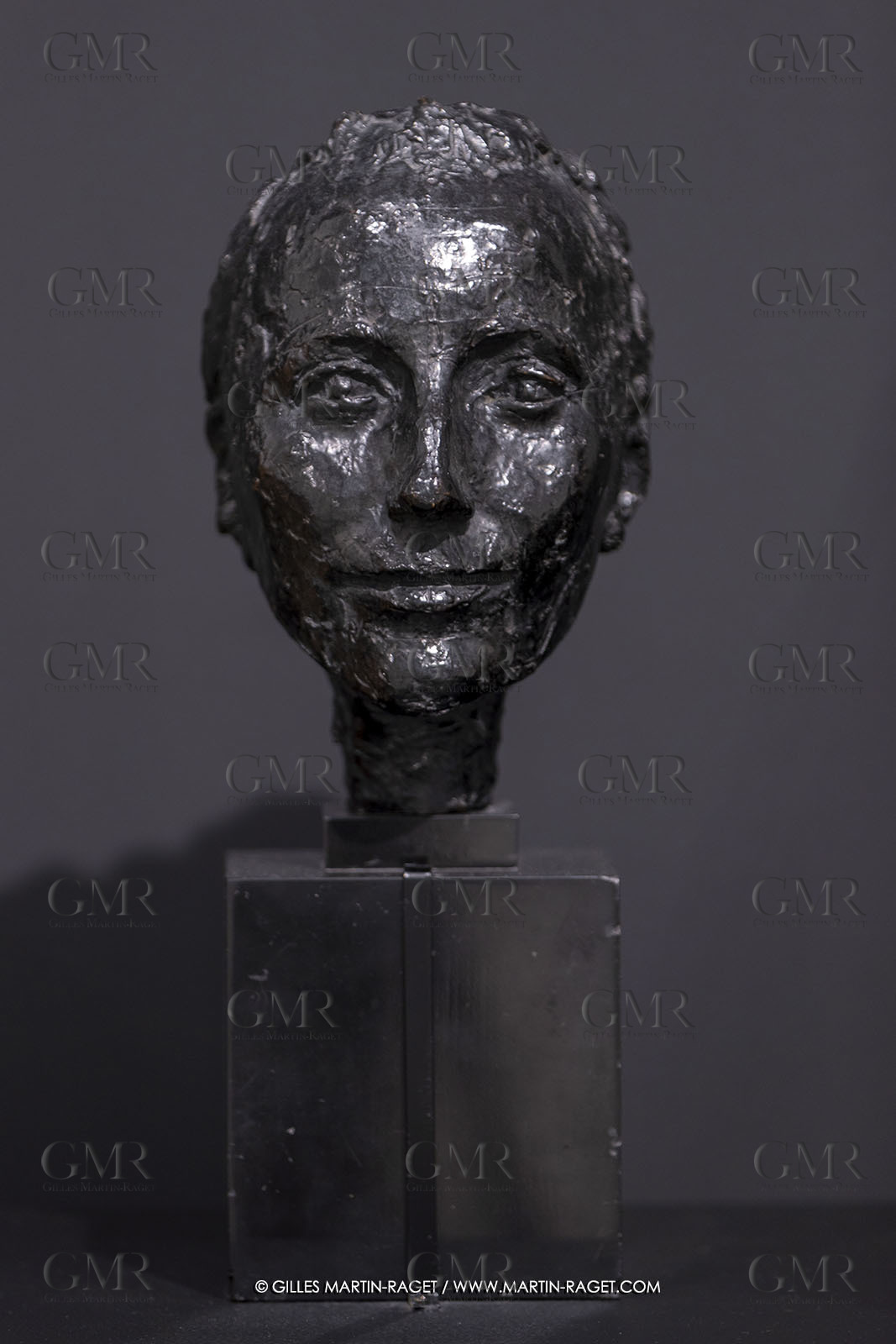 30 10 2023, Montpellier (FRA), oeuvre de Germaine Richier, Exposition Centre Pompidou - Musée Fabre 2023, Buste n° 39 bis, Dominique Aury, 1955-1956, Bronze patiné foncé, Fondeur C. Valsuani, Paris, 36x17x20 cm, Musée Unterlinden, Colmar