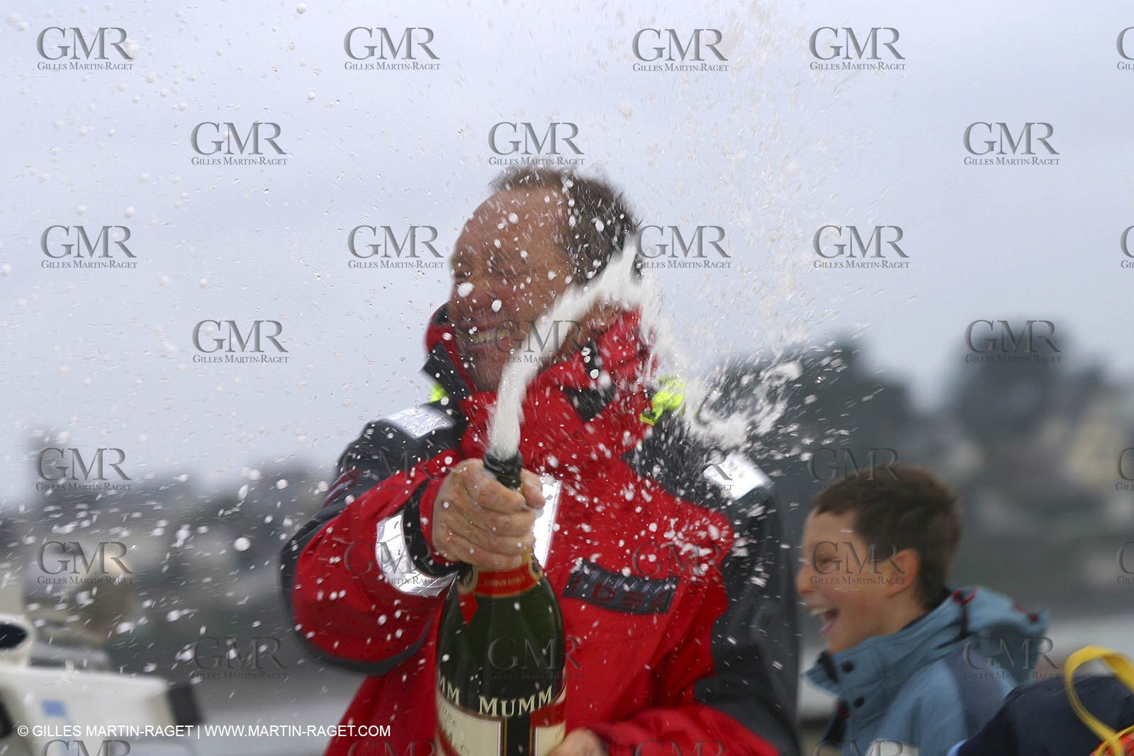 Round the world solo record - Idec - Francis Joyon - Brest finish