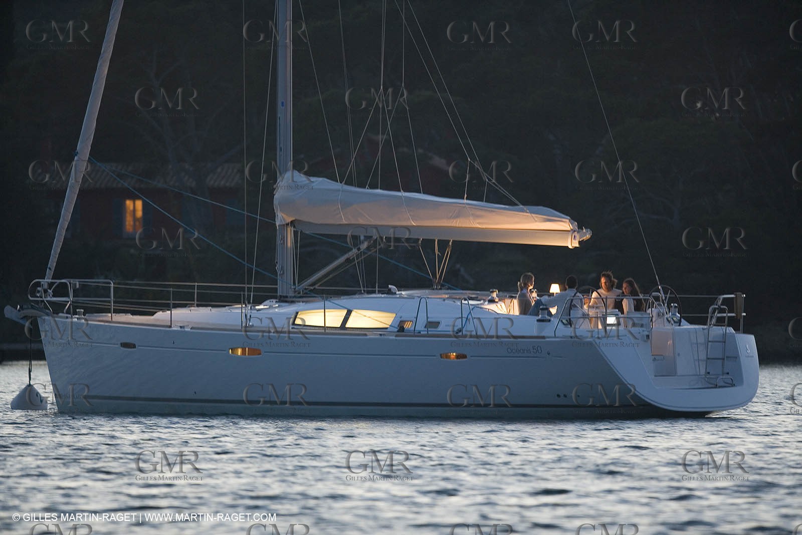 Cruising monohull mooring