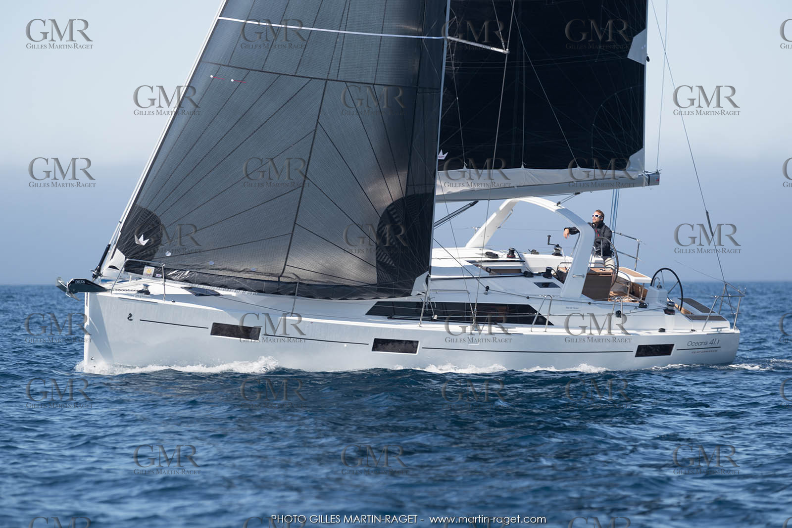 04 07 3017; Les EMbiez (FRA; 83) - Chantier Beneteau; Oceanis 41.1