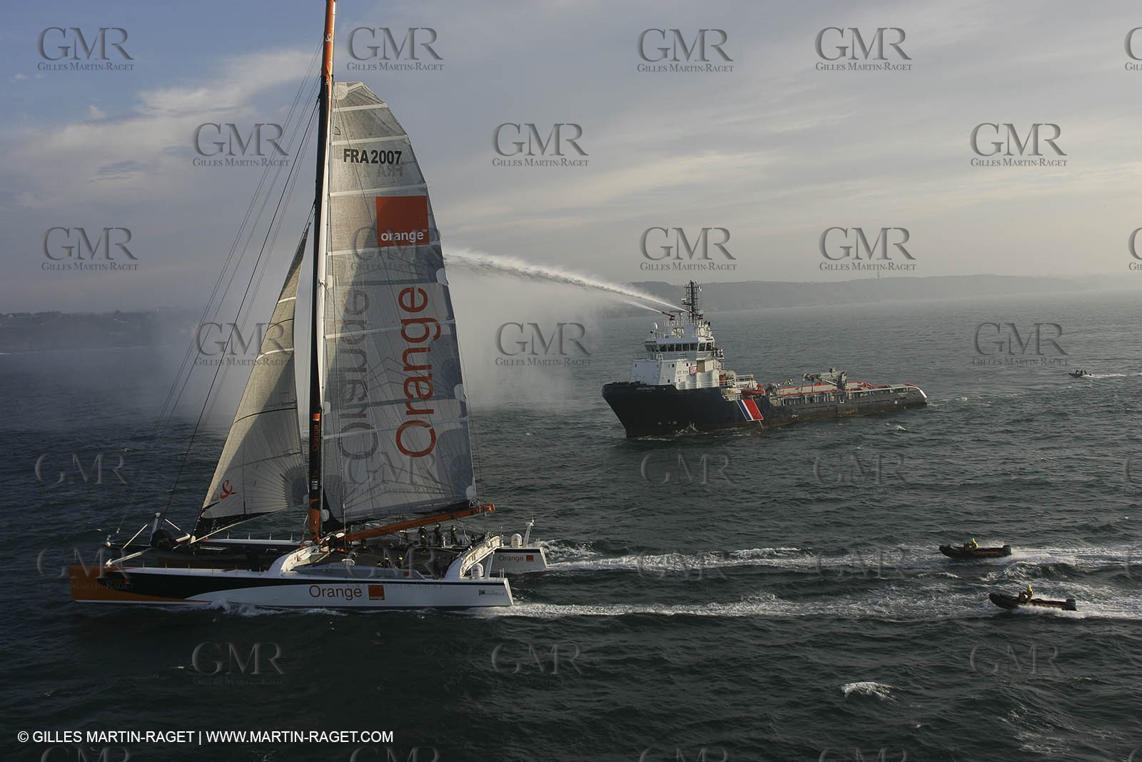 Orange II - Arrivée Trophée Jules Verne 2005 à Brest  - En mer