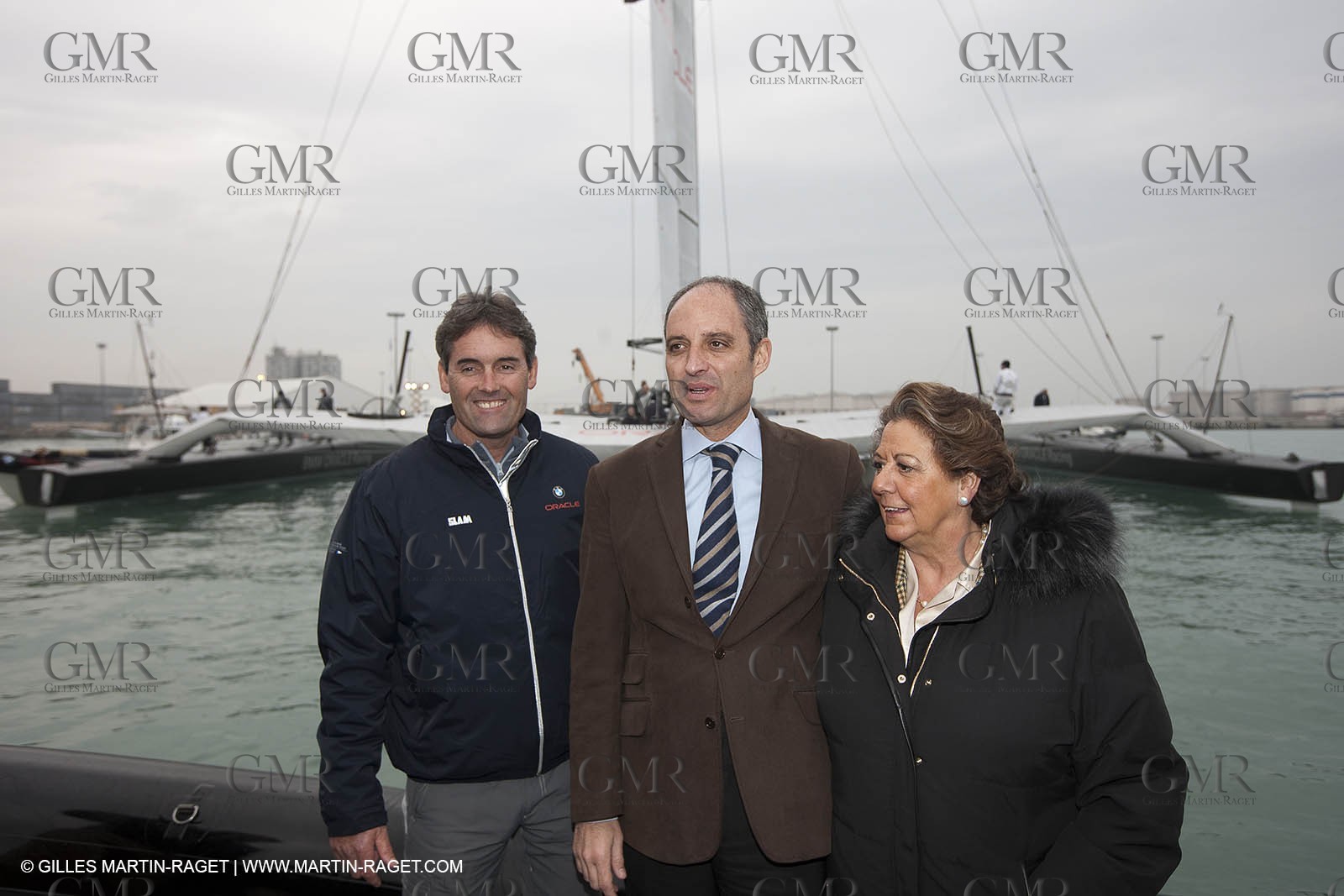 19 01 2010 - Valencia (ESP) - 33rd America's Cup - BMW ORACLE Racing - Francisco Camps (Generaliat Valenciana president) and Rita Barbeira (Valencia mayoress) visit -  - With Russell Coutts