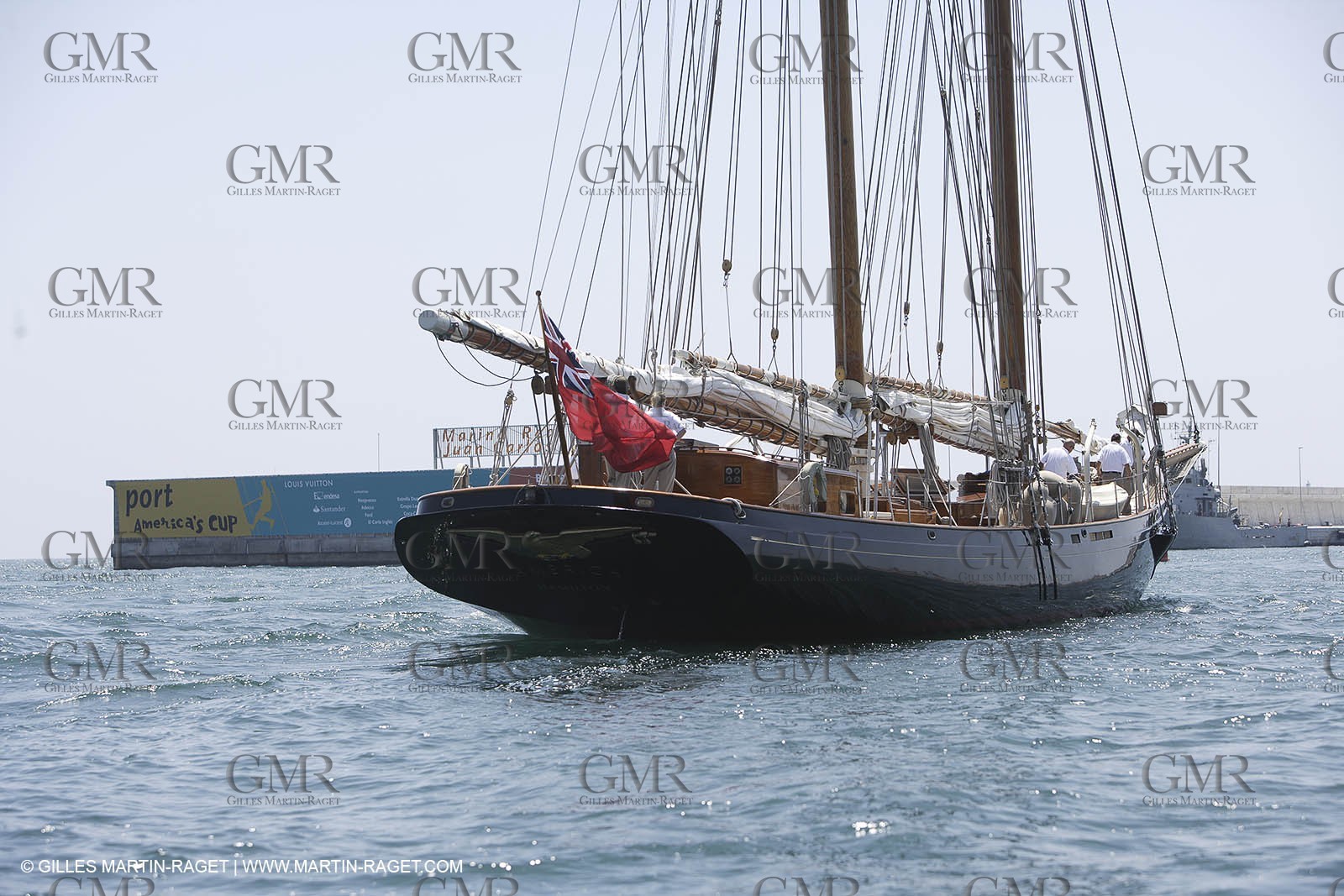 01 07 2007-Valencia (Spain)- 32nd America's Cup - Final Match - Day 7 - America Schooner replica arrives in Port America's Cup