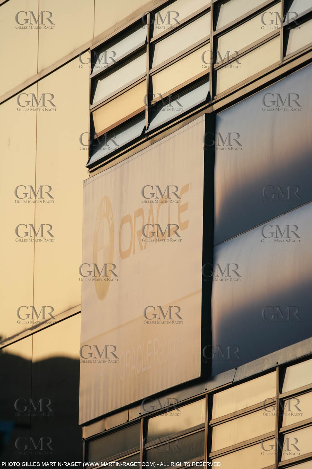 17 04 2007-Valencia (Spain)- 32nd America's Cup - Louis Vuitton Cup - RR1 - DAY 2 - BMW ORACLE Racing