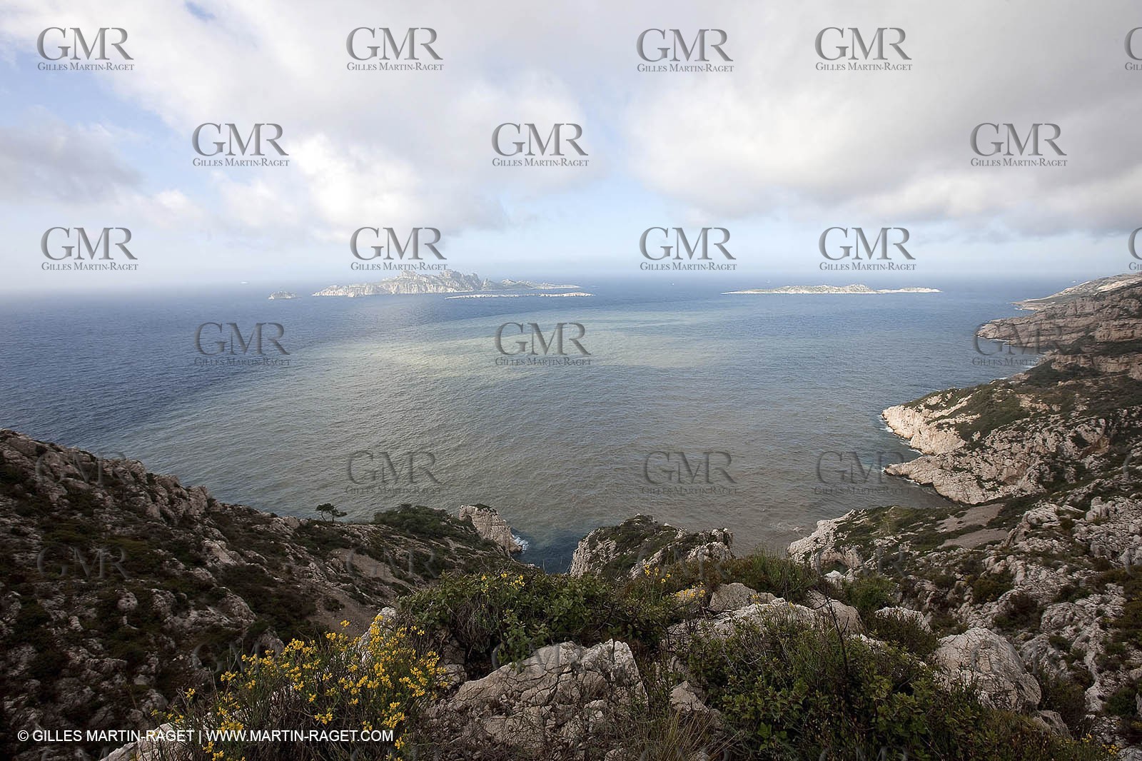 16 04 2009 - Marseille (FRA, 13) - Les Calanques - Cortiou rejections after after stormy weather over Marseilles