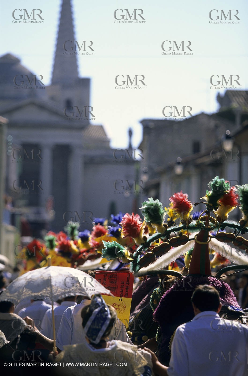 Saint Rémy de Provence (FRA,13) - Careto ramado (charrette fleurie)