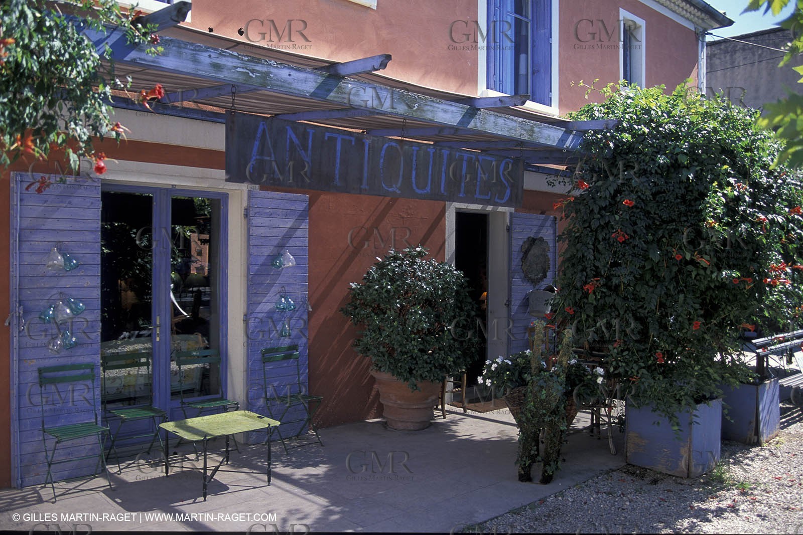 L'isle sur Sorgue antiques