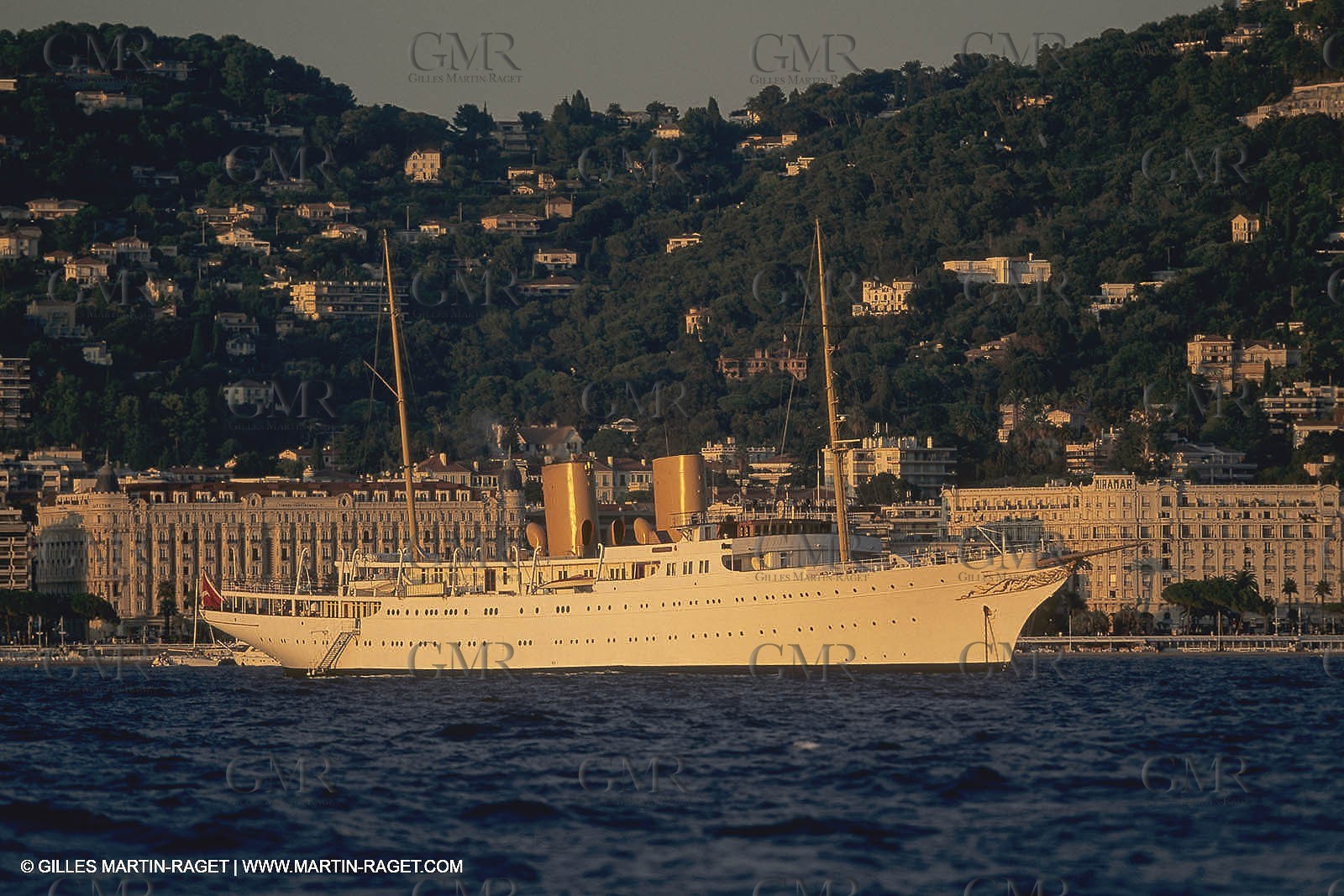 Super Motor Yachts, Savarona