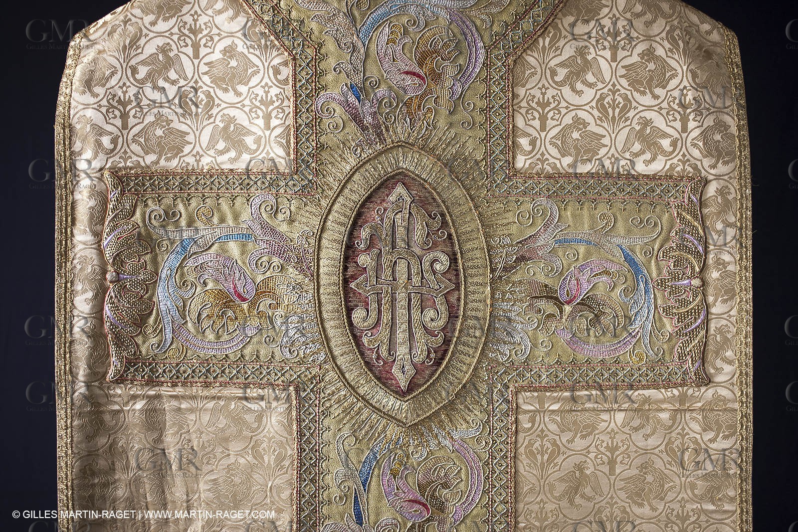 04 02 2013 - Marseille(FRA,13), Notre Dame de la Garde, liturgical clothing