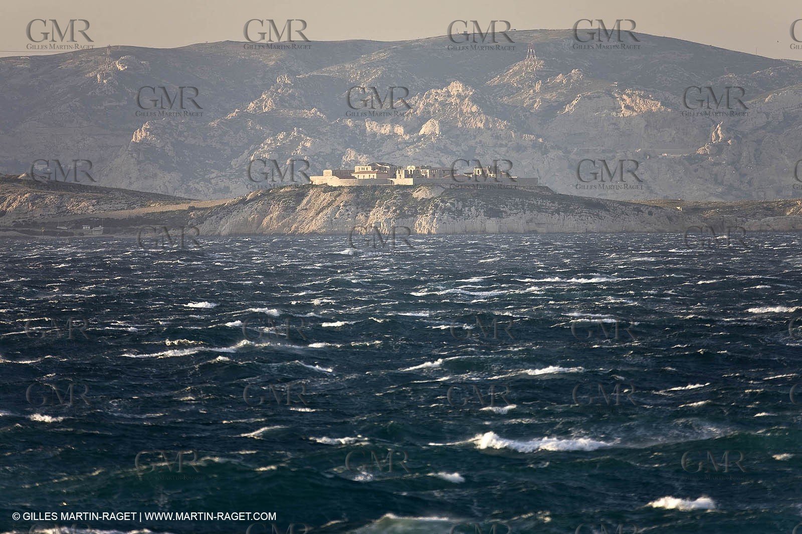 11 03 2009 - Marseille (FRA, 13) - Mistral Gale in south bay