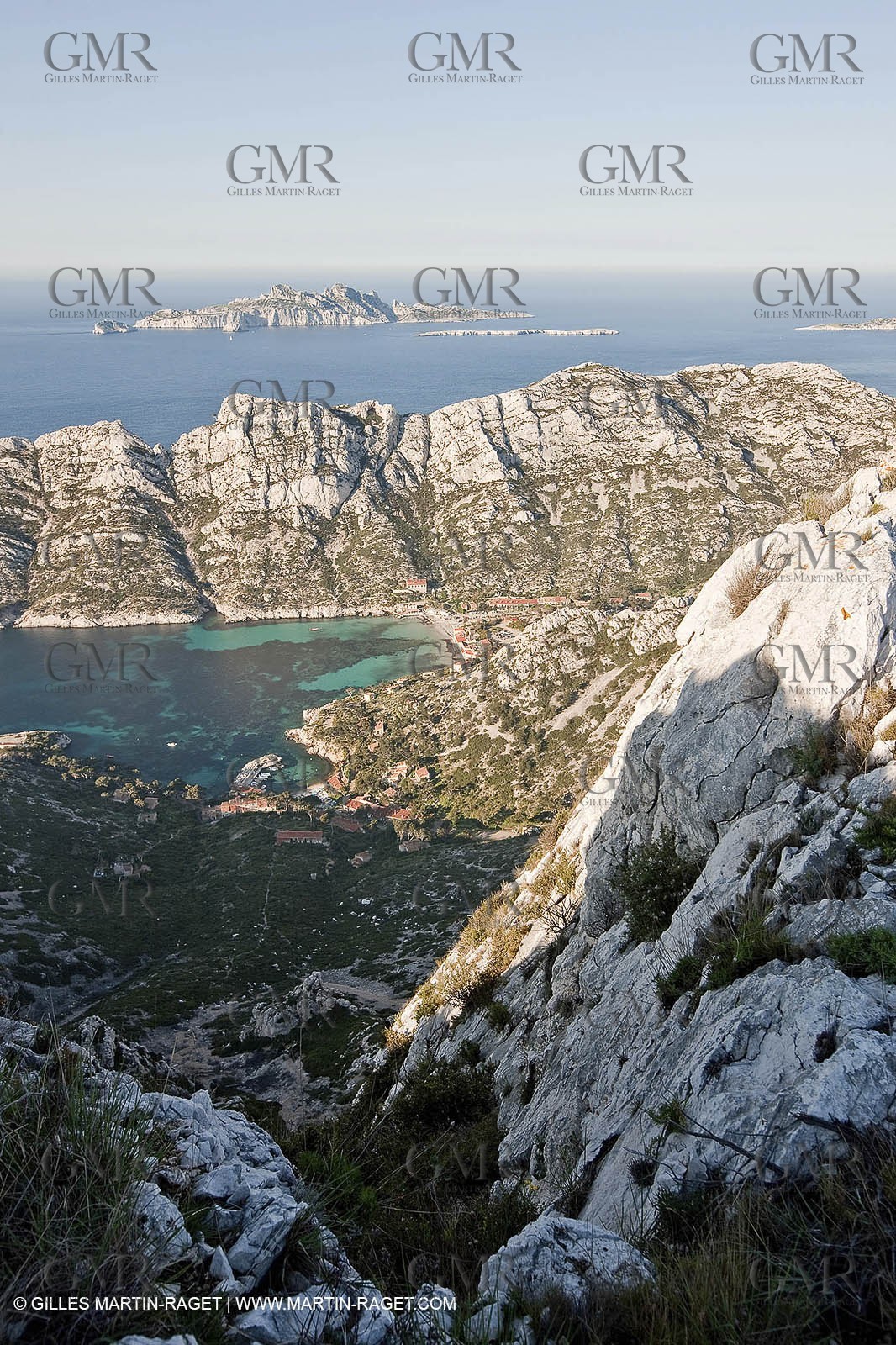 04 04 2009 - Marseille (FRA, 13) - Les Calanques - Marseille as seen from the top of the Baou Rond summit