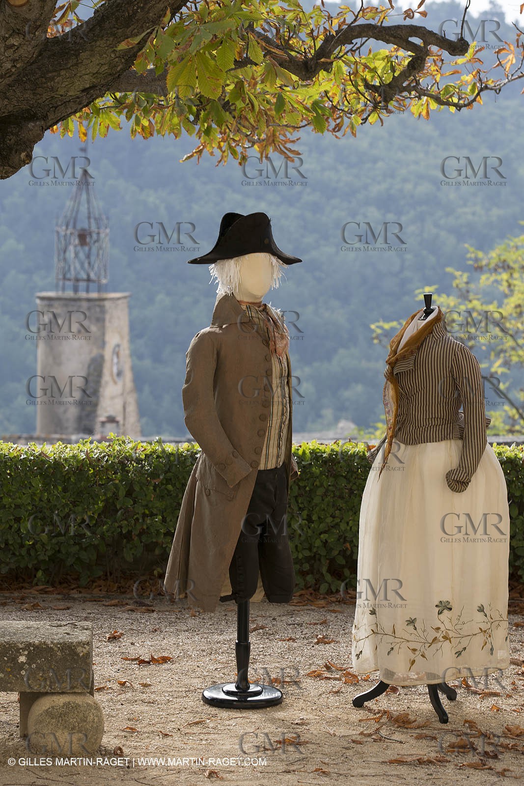 31 10 2013 - Ansouis (FRA,84) - Ansouis castle - Costumes of the exhibit Men costumes