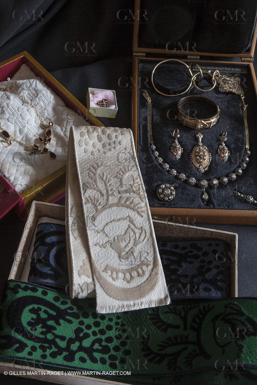 02 06 2014, ARles (FRA,13) Queen of arles Jewelry handover