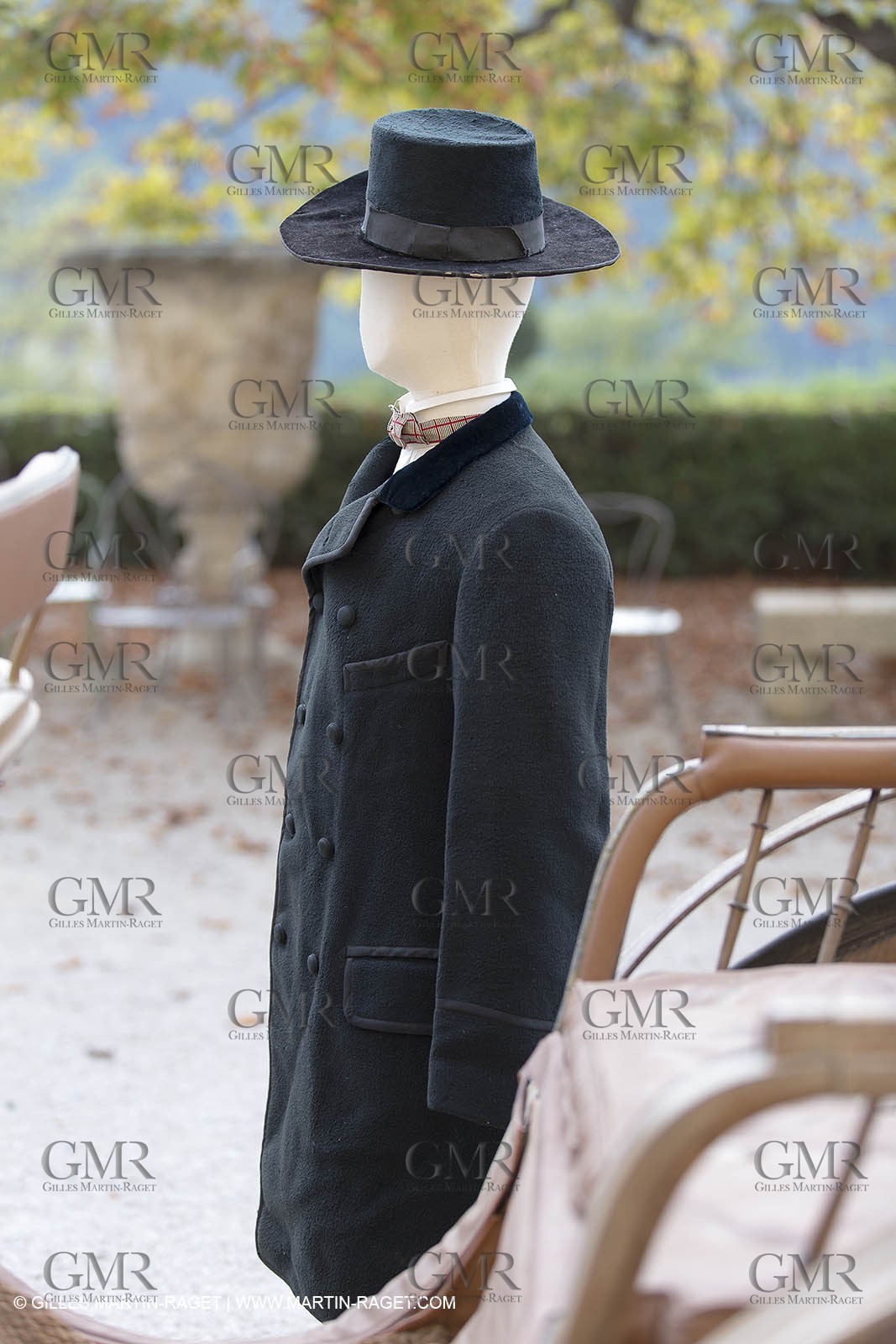 31 10 2013 - Ansouis (FRA,84) - Ansouis castle - Costumes of the exhibit Men costumes