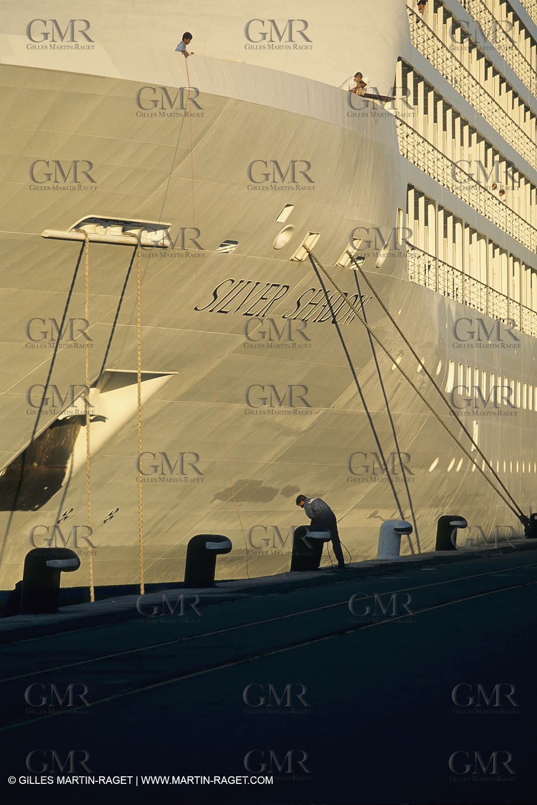 Monde maritime, opérations porturaires, ports, manoeuvres, marine world, harbour operations, maritime shipping,