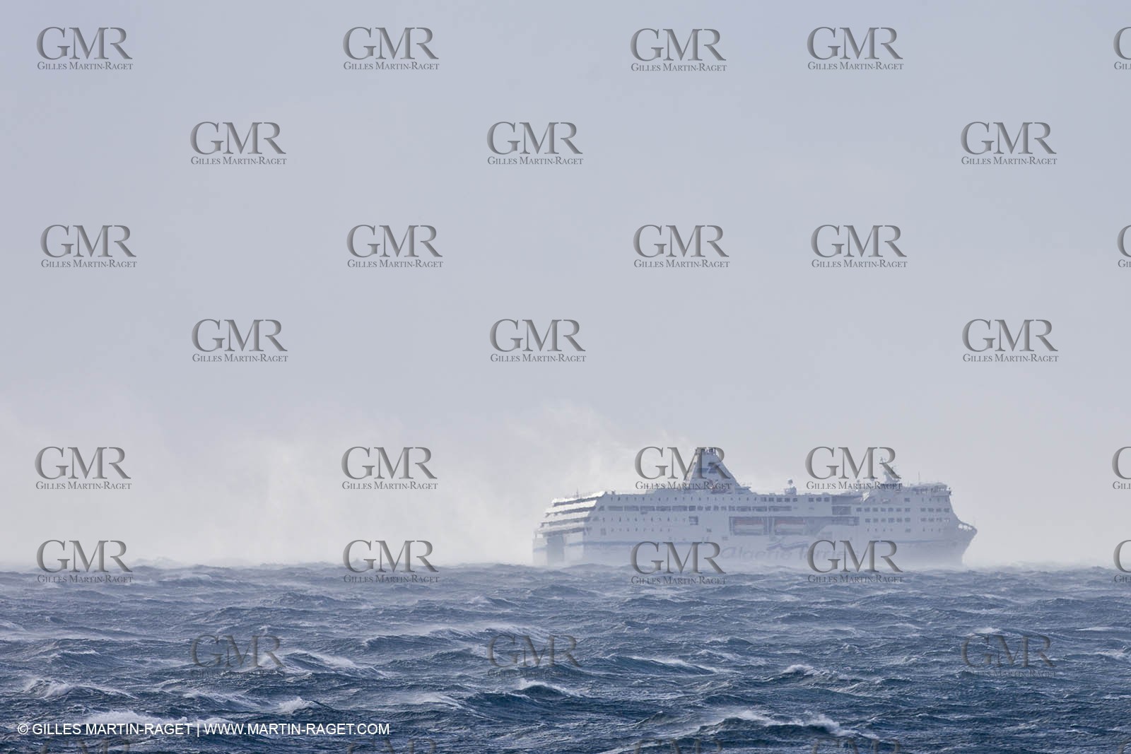25 10 2010 - Marseille (FRA,13) - Ships at the mooring due to a strike of the harbour staff