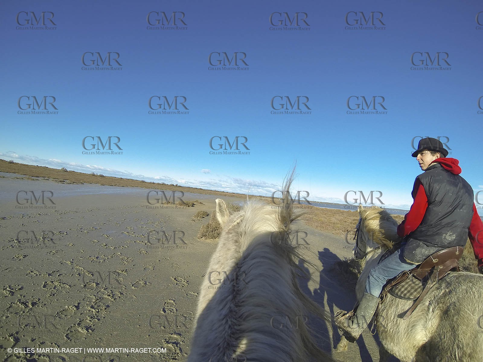 26 12 2013 - Les Saintes Maries de la Mer (FRA,13) - Horese riding at Cabanes de Cacharel