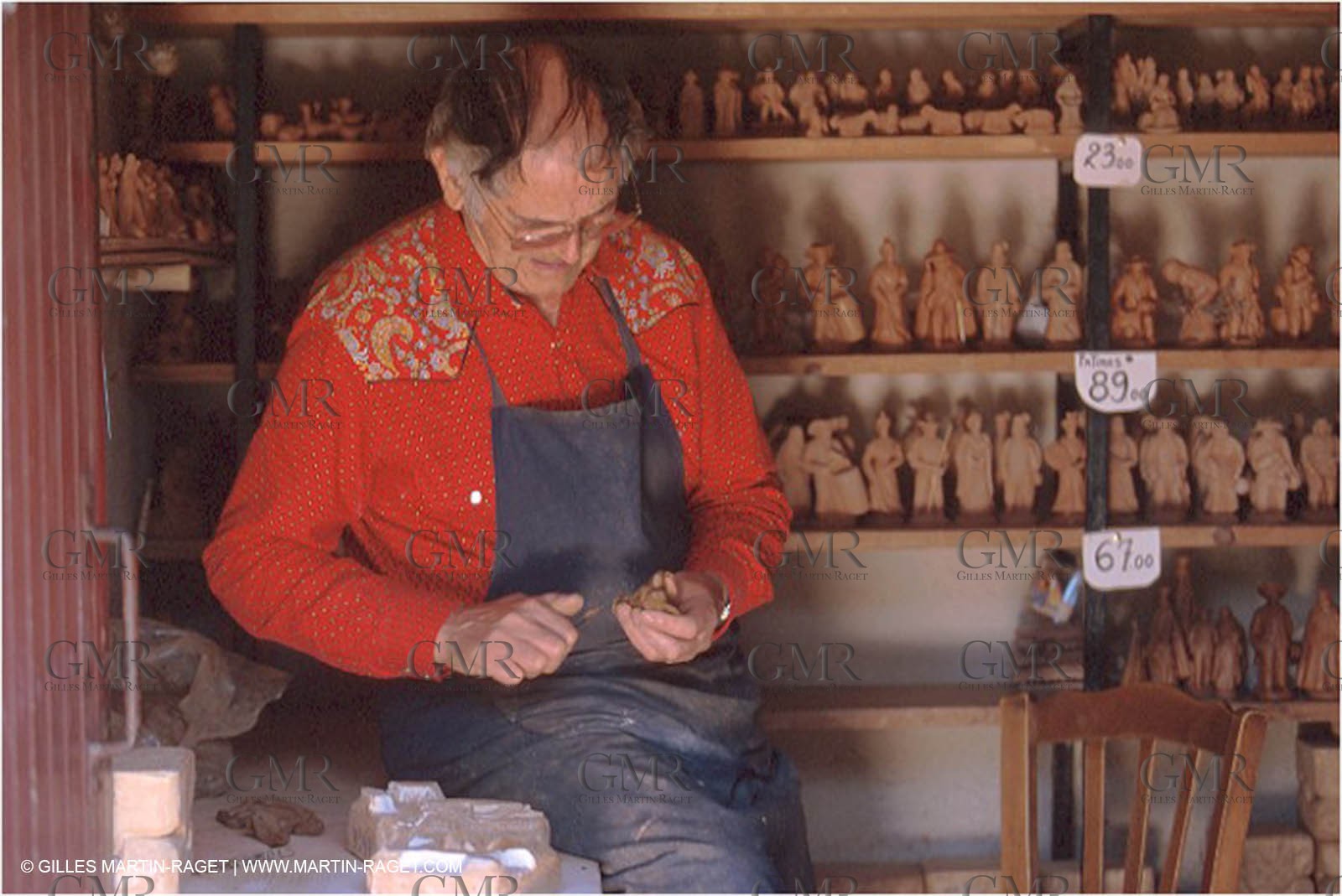 Baux de Provence, Cribs making