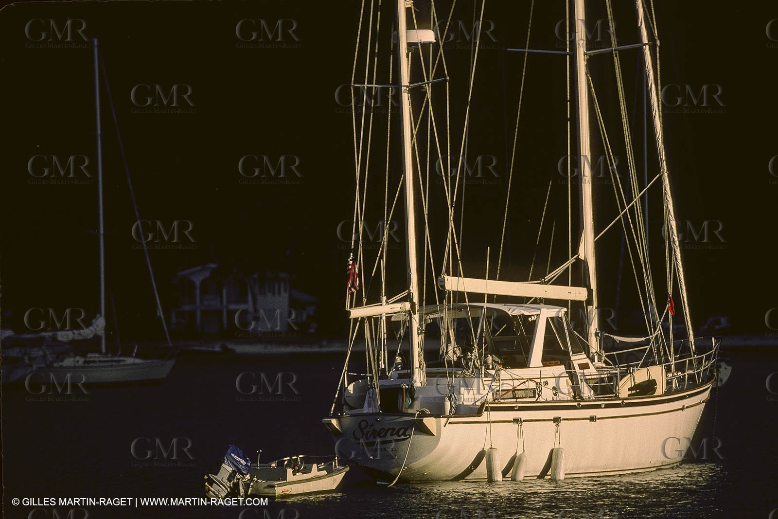 Voile, croisière, Monocoques au mouillage