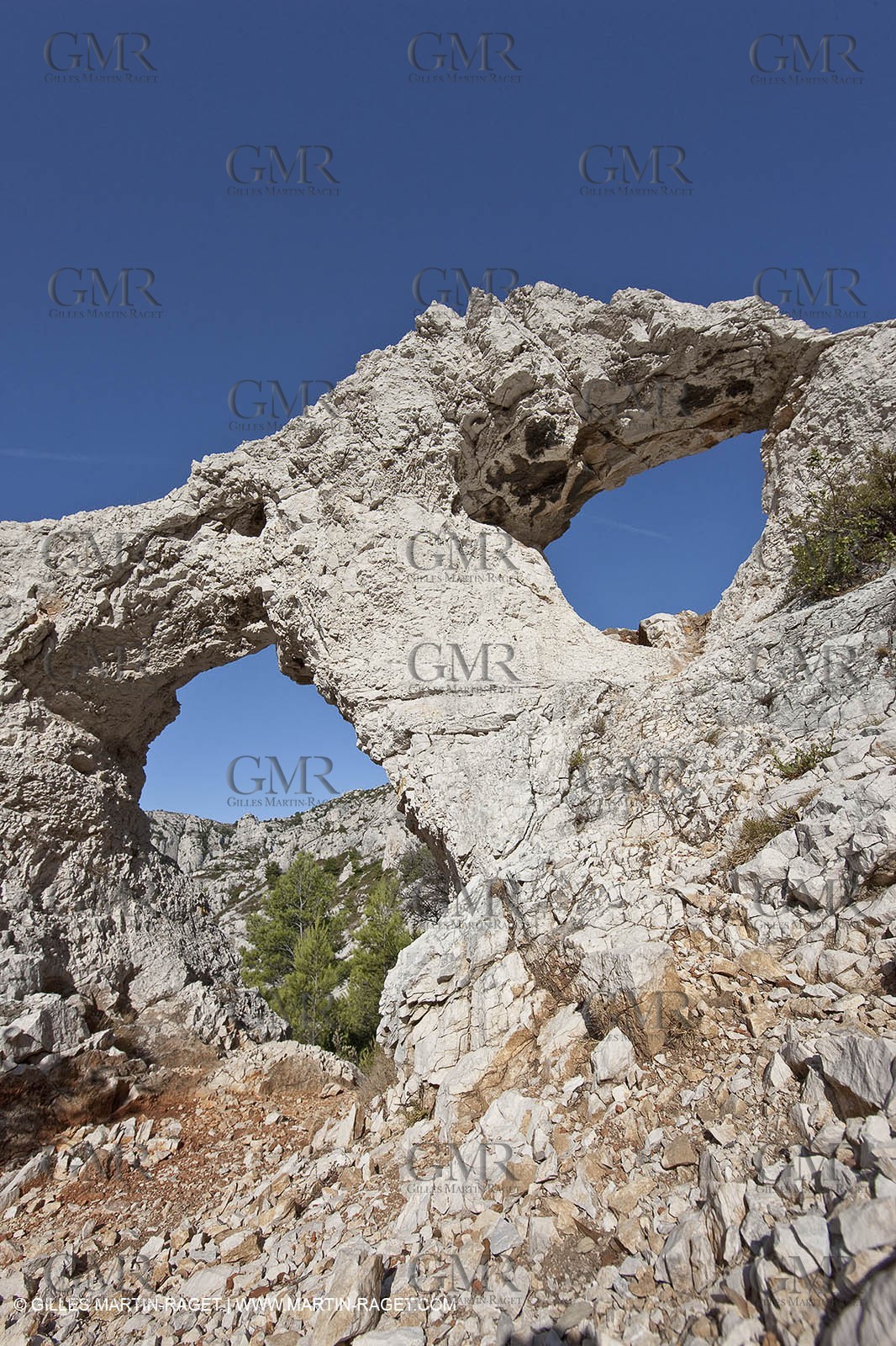 07 09 2009 - Marseille (FRA, 13) - Les Calanques - Massif de Marseilleveyre - les 3 arches