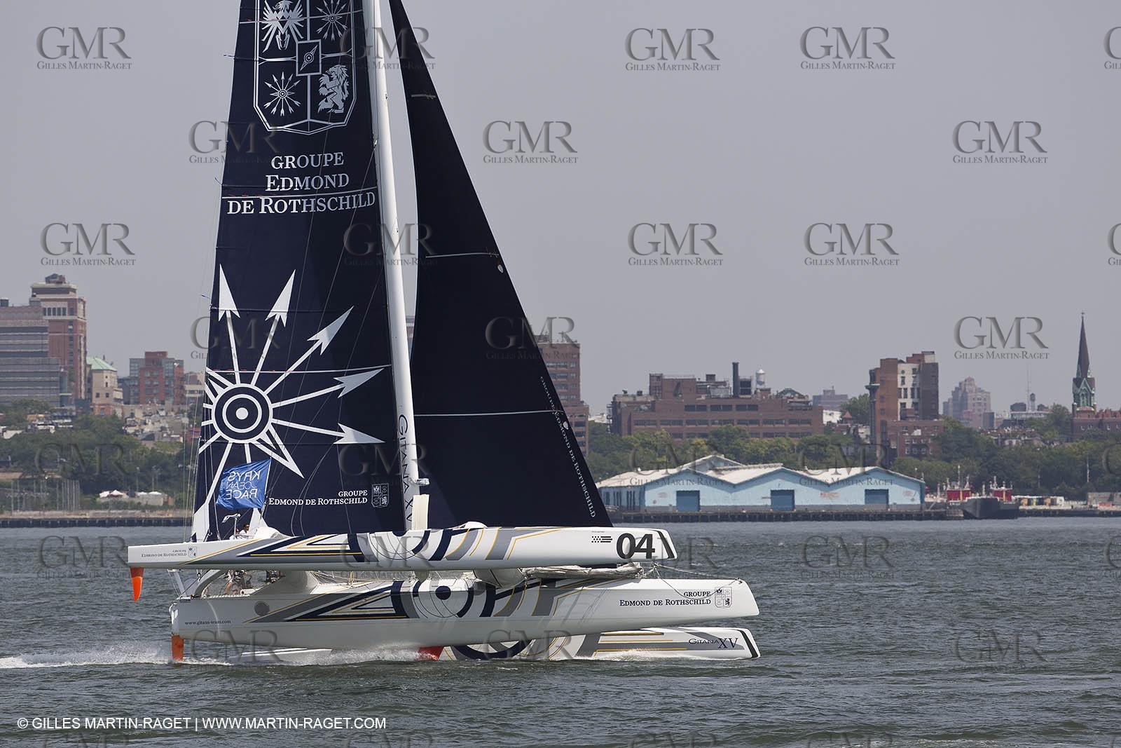05 07 2012 - New York (USA) - Ocean Krys Race - Speed runs in fornt of NY city