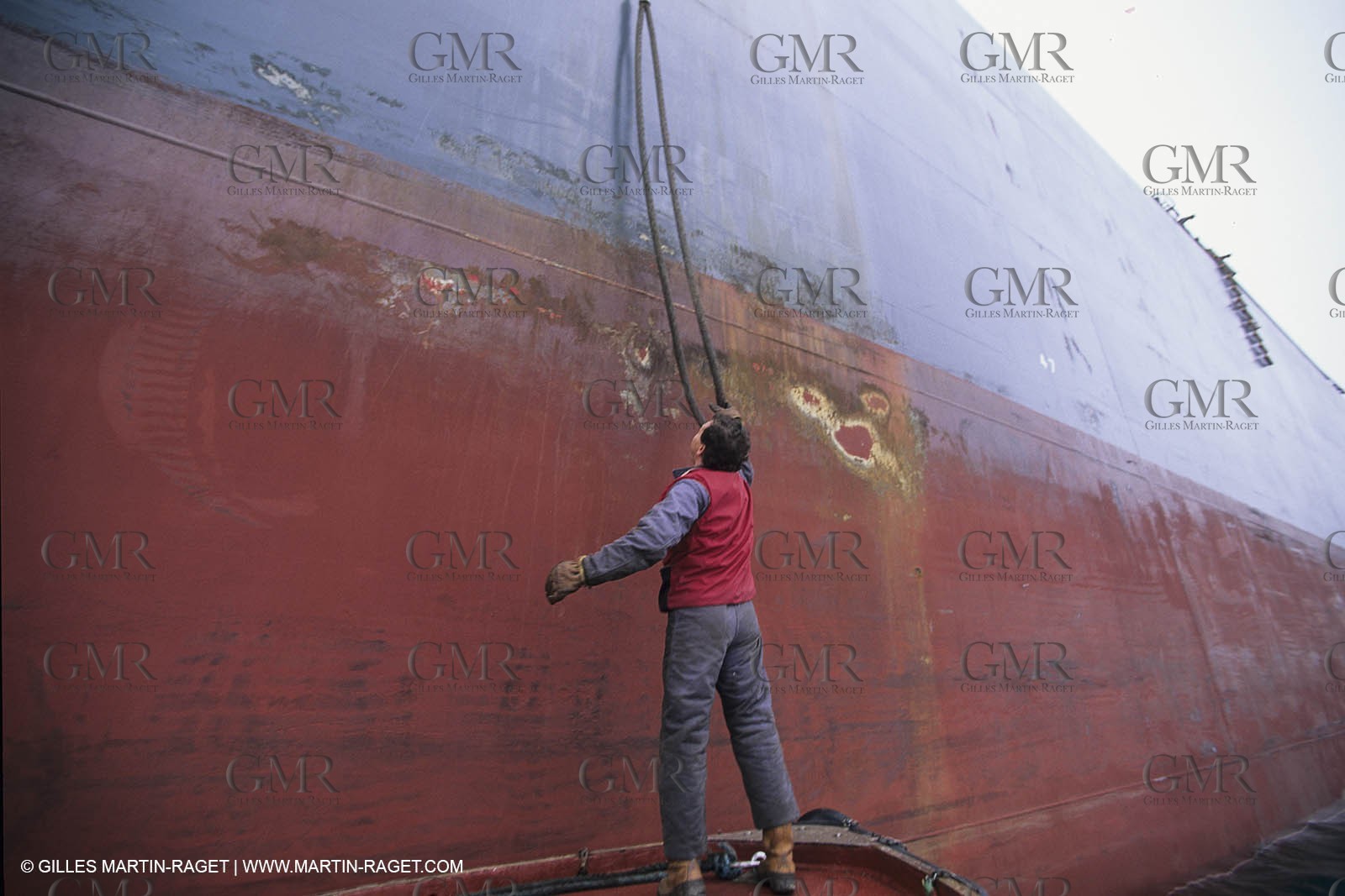 Monde maritime, opérations porturaires, ports, manoeuvres, marine world, harbour operations, maritime shipping,