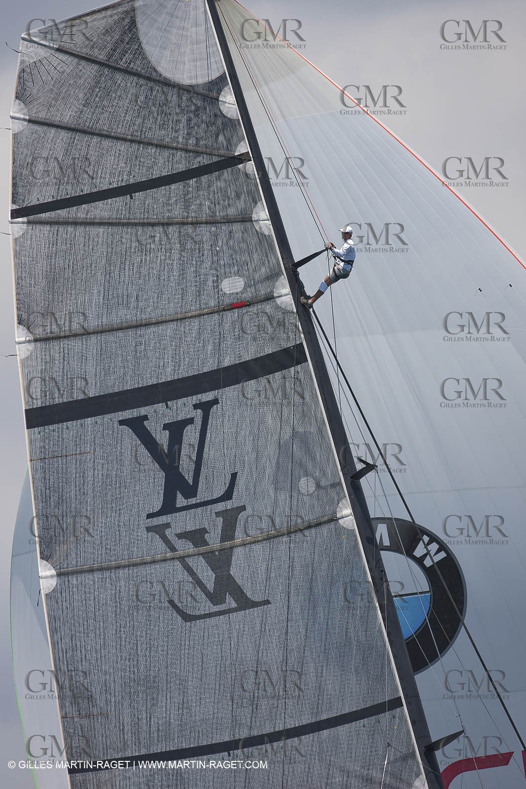 23 01 2009 - Auckland (NZL) -  Louis Vuitton Pacific Series - BMW ORACLE Racing-Tuning up onboard Emirates Team New Zealand yacht