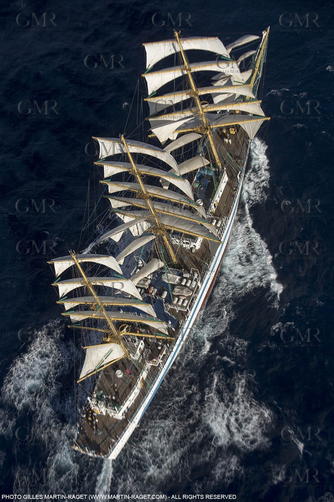 30 09 2013 - Toulon (FRA,83) - Toulon Voiles de Légende - Start towards La Spezia - MIR