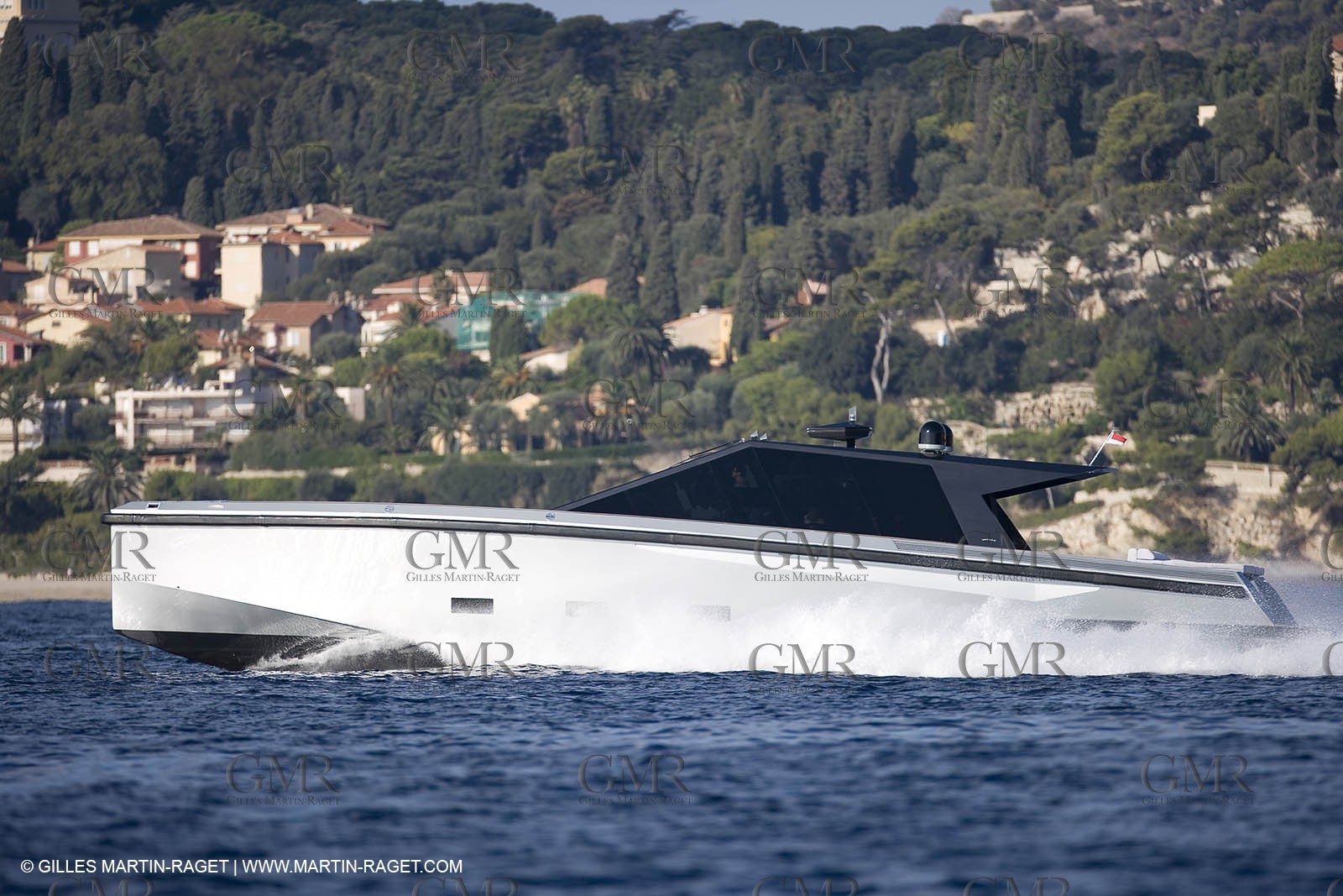 29 09 2007 - St Jean Cap Ferrat - Wally Yachts - Wally Power 70 - Lau Lau