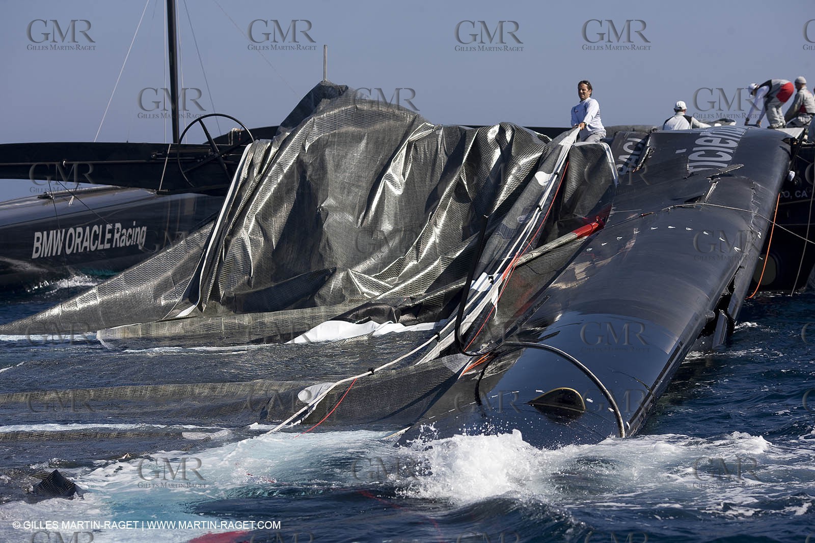 03 11 2009 - San Diego (USA, CA) - 33rd America's Cup - BMW ORACLE Racing - - BOR 90 dismasts when Trialing off San Diego