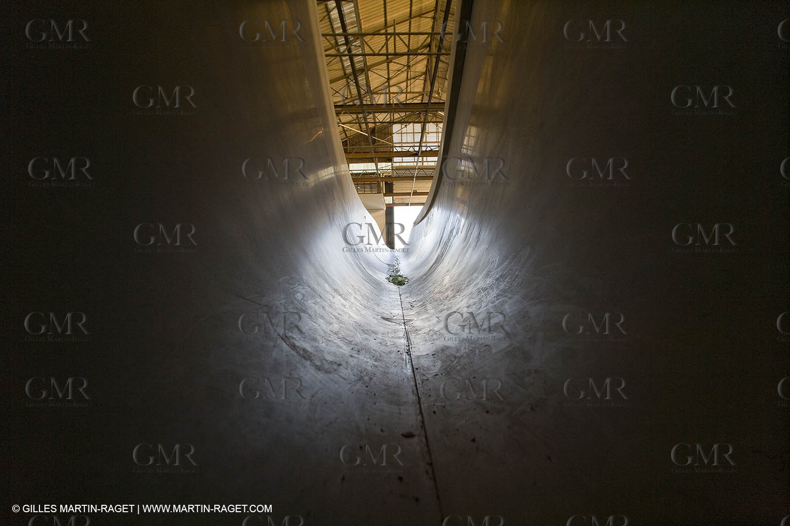 22 01 2008 - La Ciotat (FRA, 13) - Construction of cruising catamaran Nahema at H2X boatyard - Mould construction